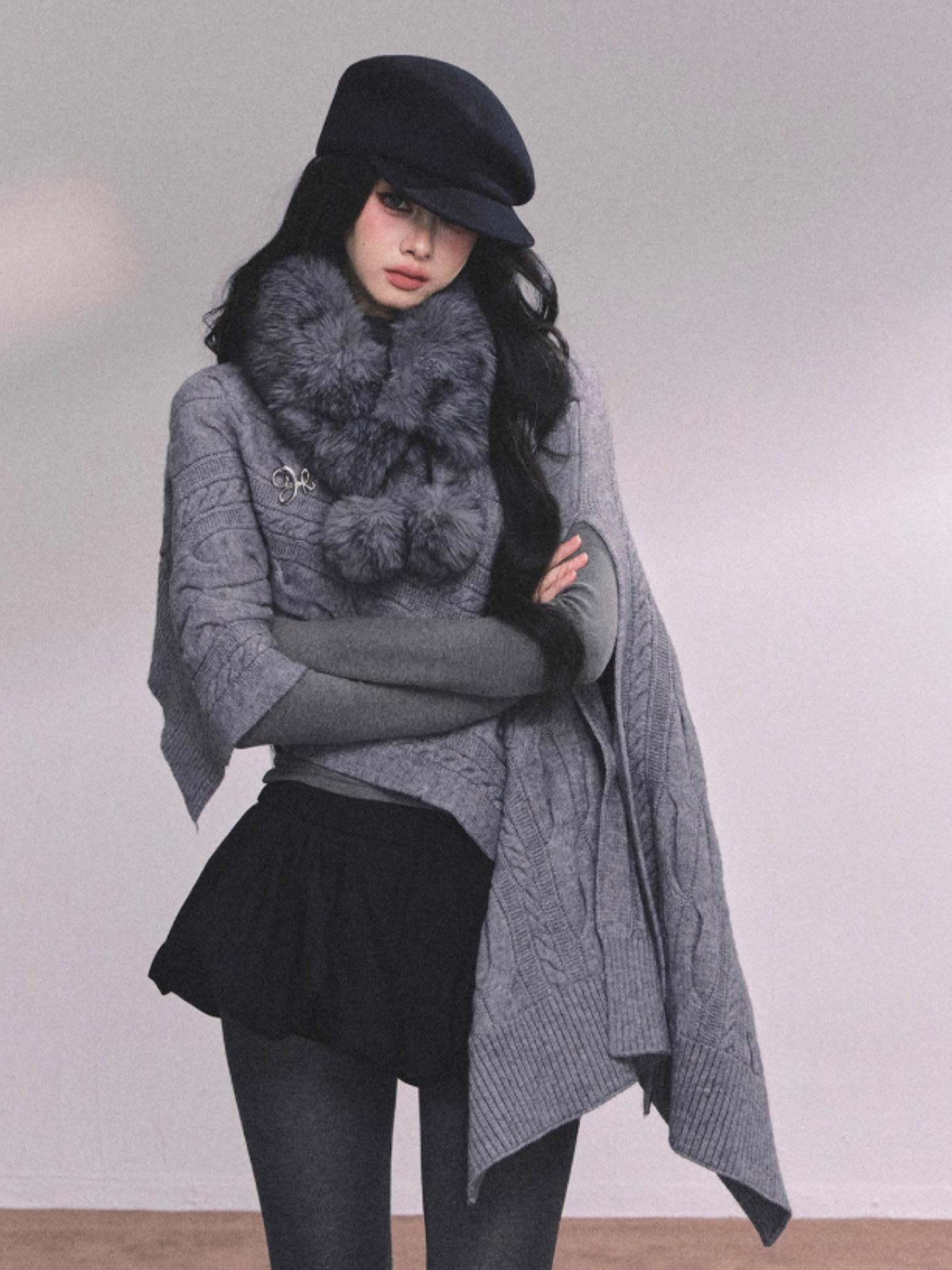 少也眼 British-Inspired Loose Fit Knit Cape