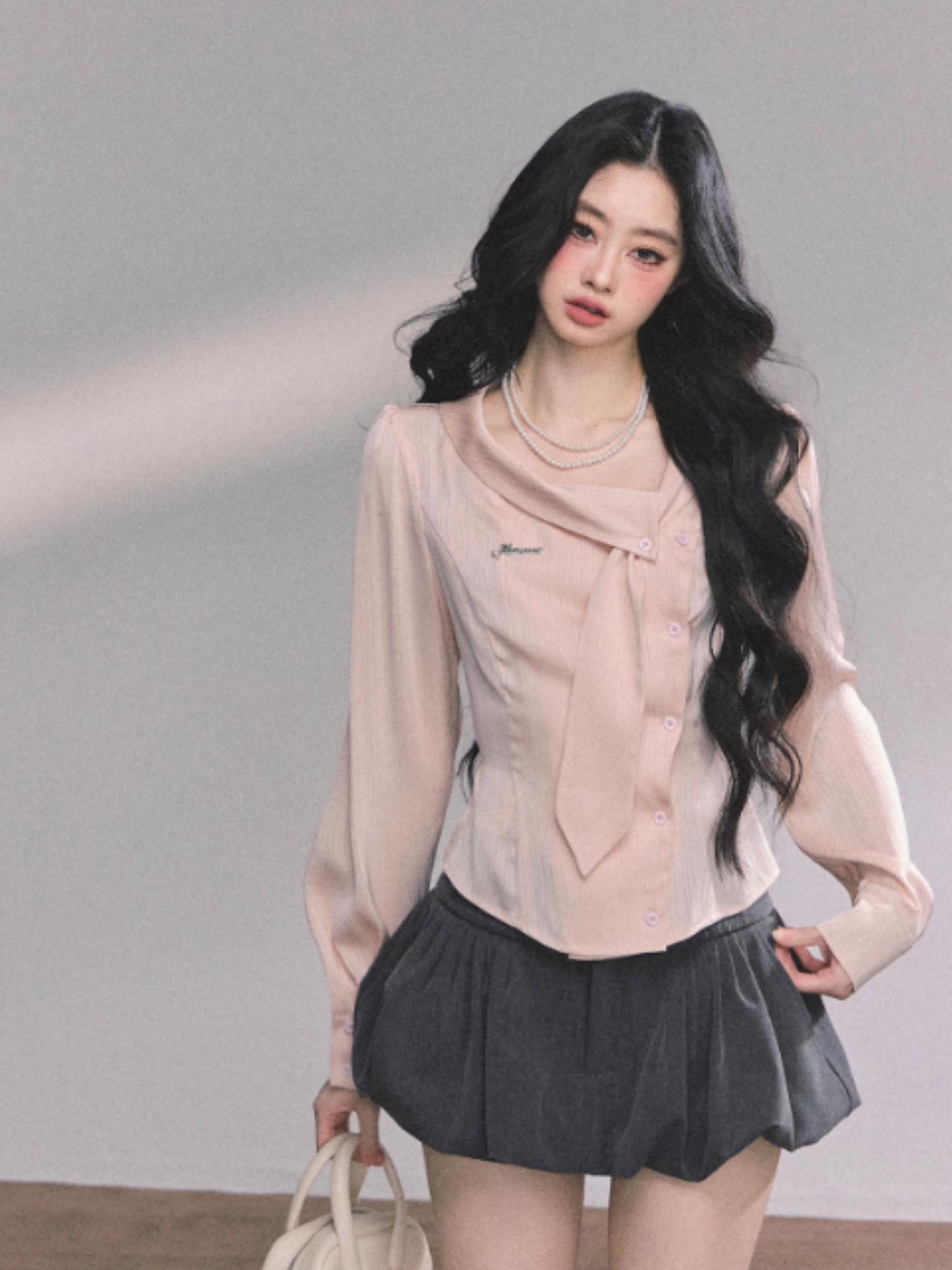 少也眼 Minimalist Korean-Style Loose Fit Peach Rose Shirt