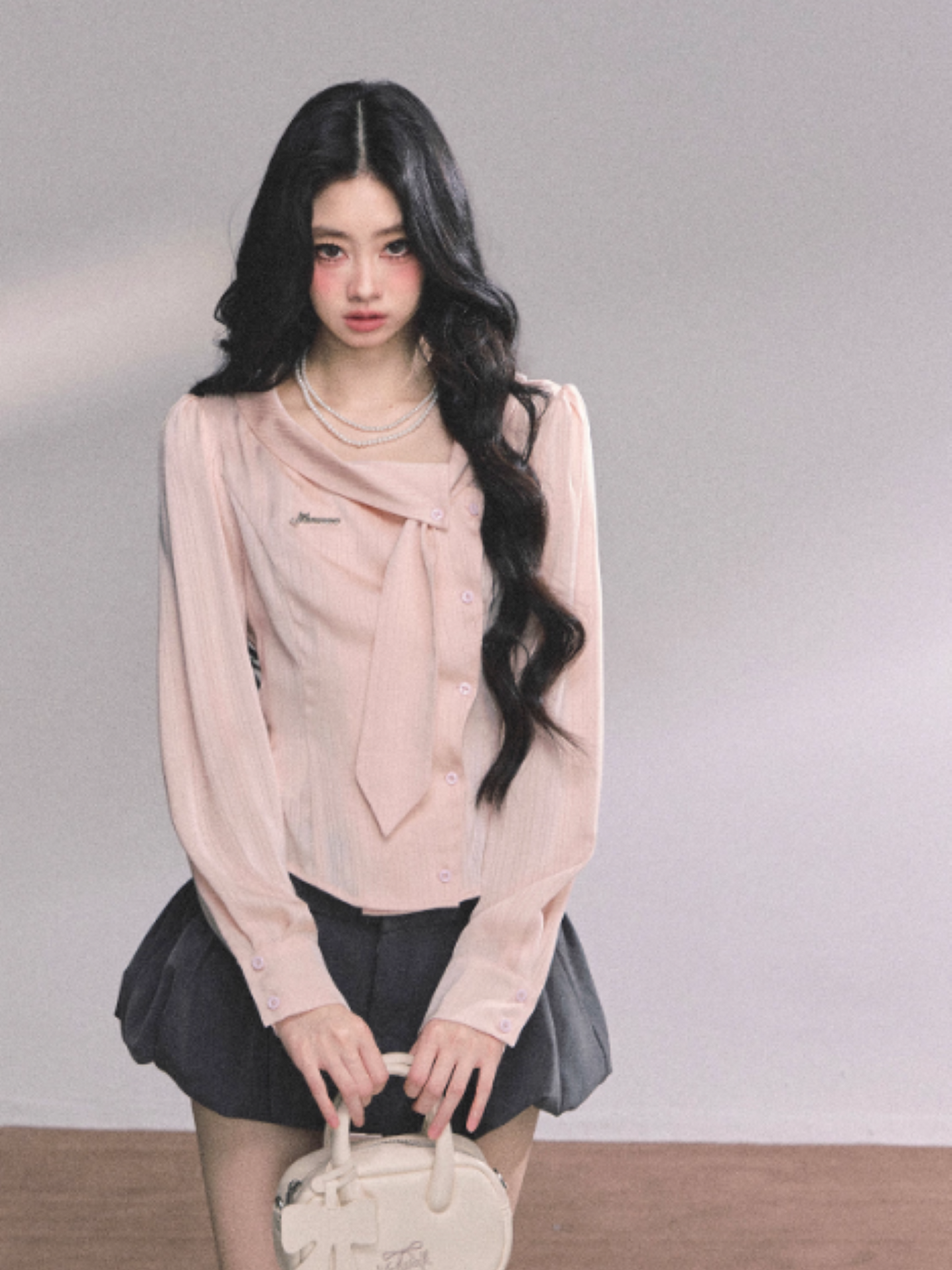 少也眼 Minimalist Korean-Style Loose Fit Peach Rose Shirt