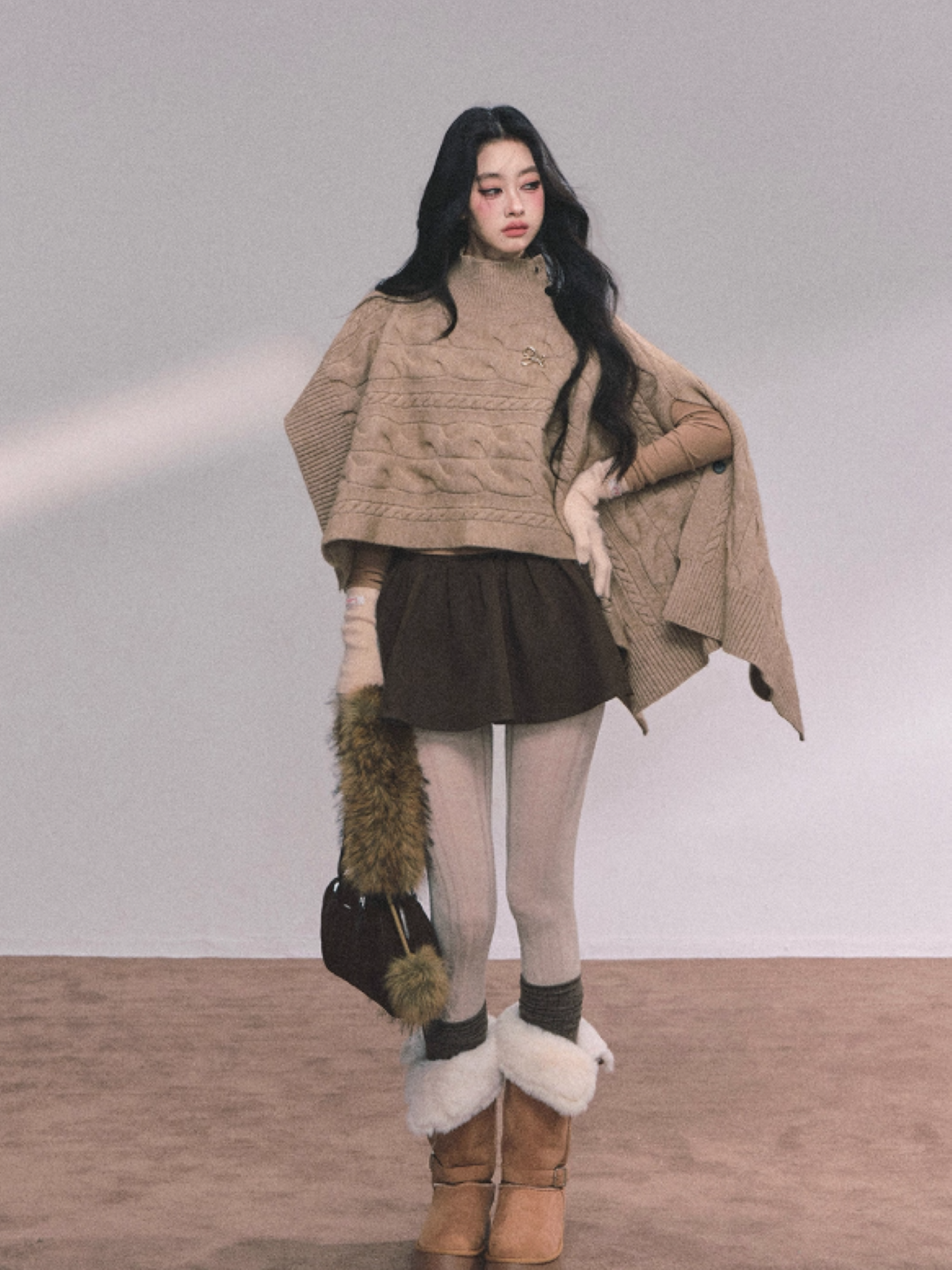 少也眼 British-Inspired Loose Fit Knit Cape