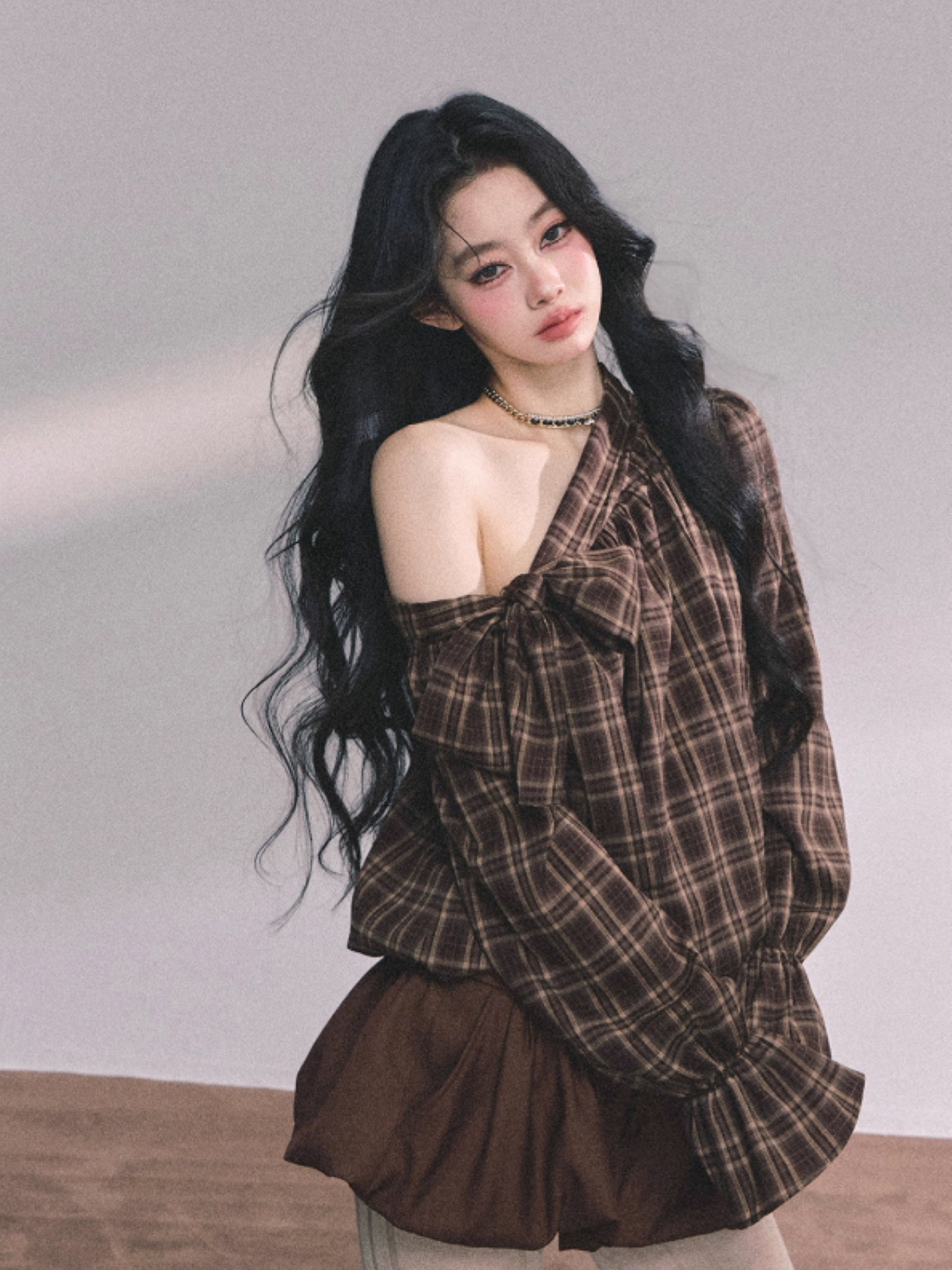 少也眼 Luxe Leeds Loose Fit Off-Shoulder Slimming Plaid Shirt
