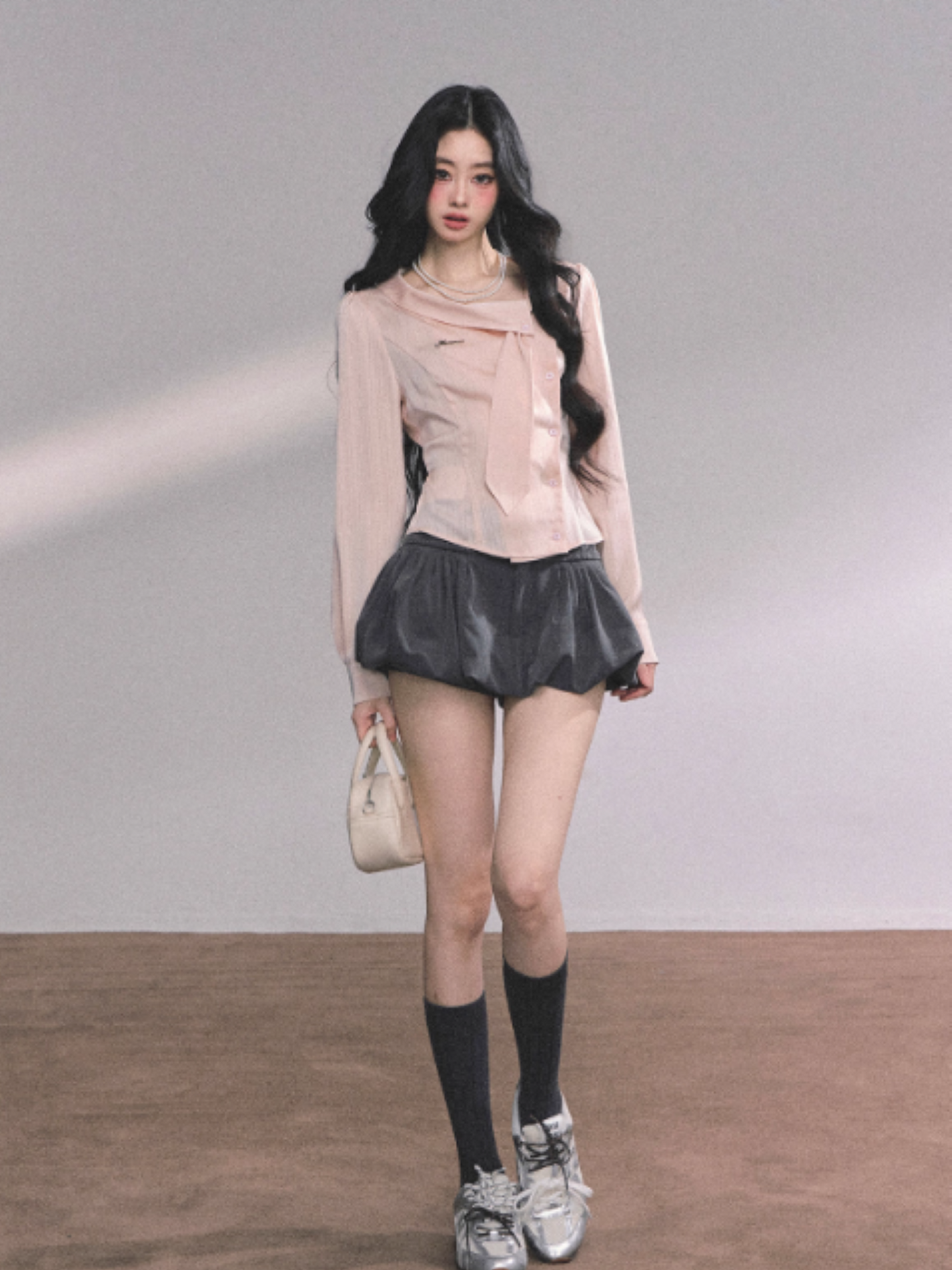 少也眼 Minimalist Korean-Style Loose Fit Peach Rose Shirt