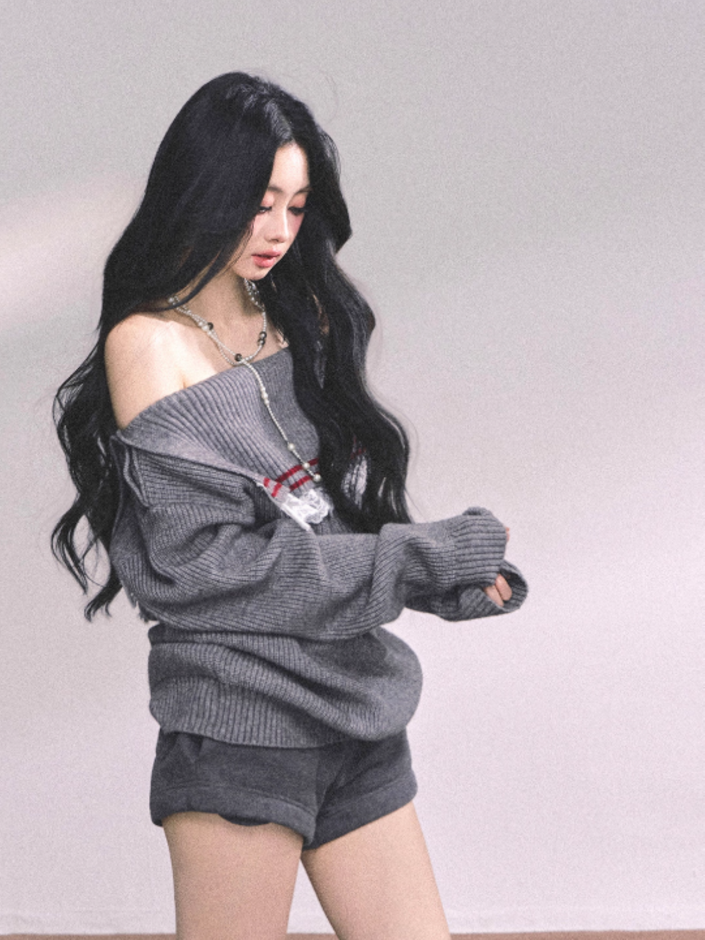 少也眼 Korean Slouchy Lace-Trim Asymmetrical Shoulder Sweater