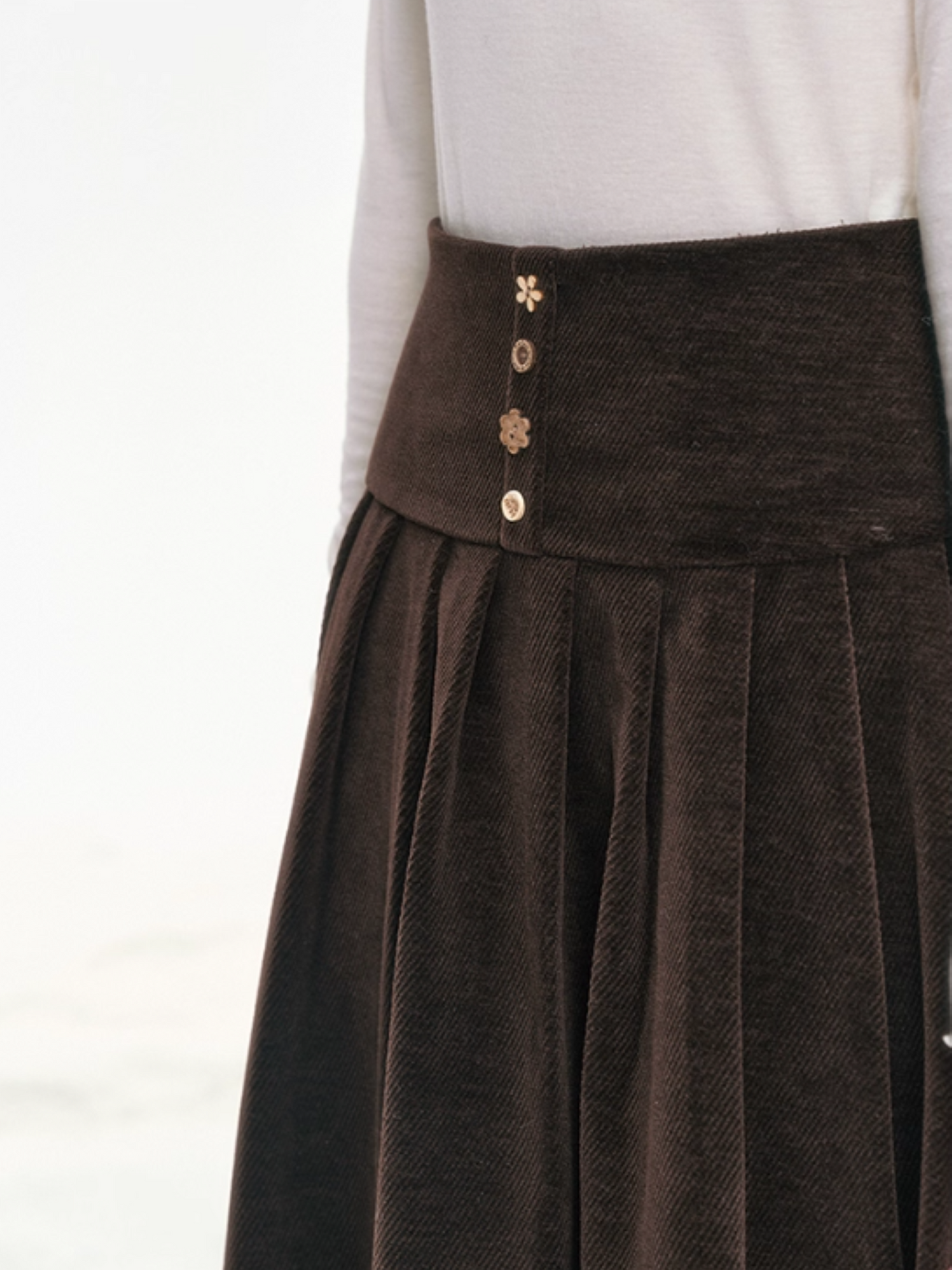 "Polka Waltz" Corduroy Pleated Skirt – Brown SJ2025333