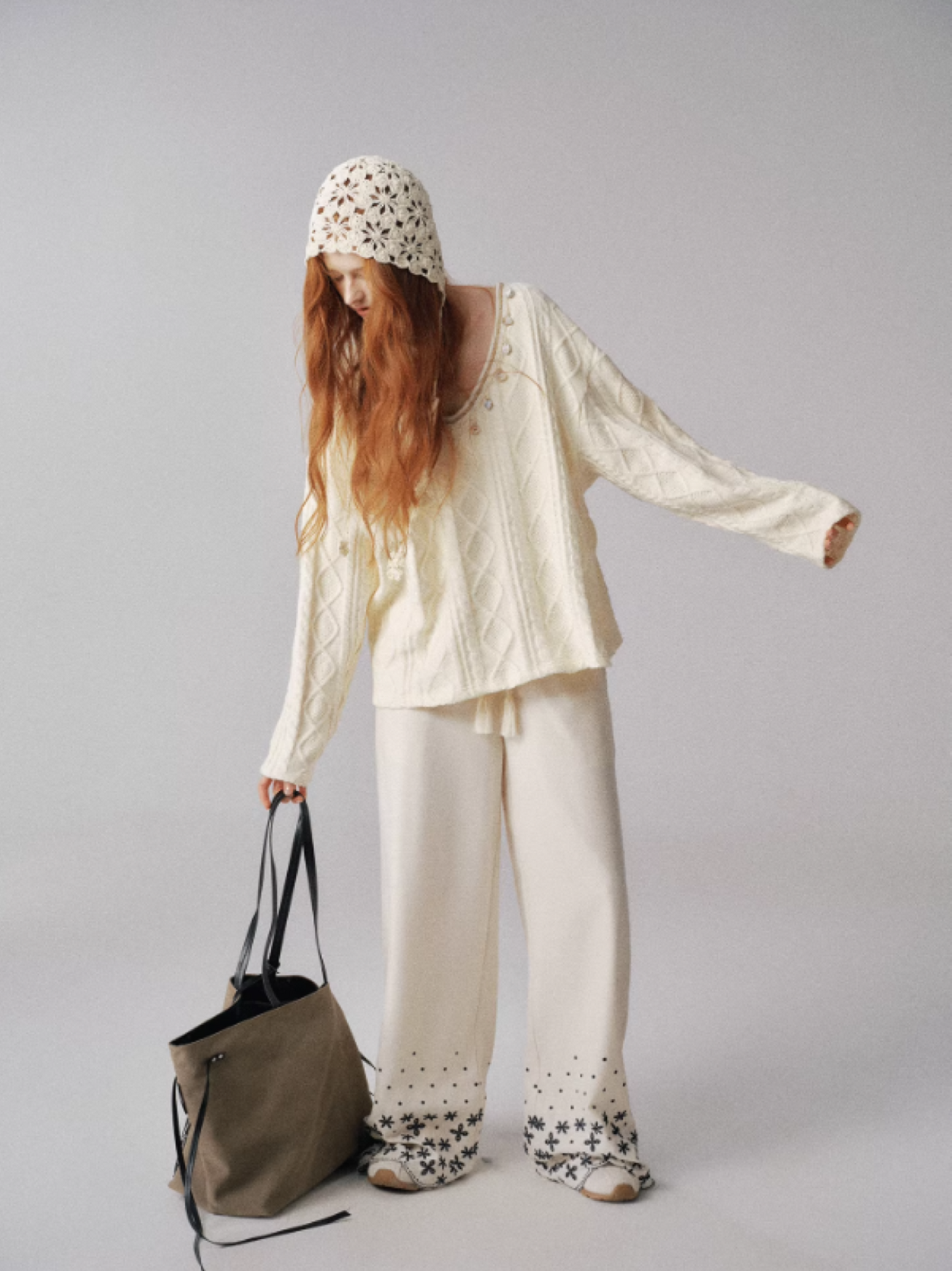 "秋日心事" Paisley Embroidered Drawstring Straight Pants (White)