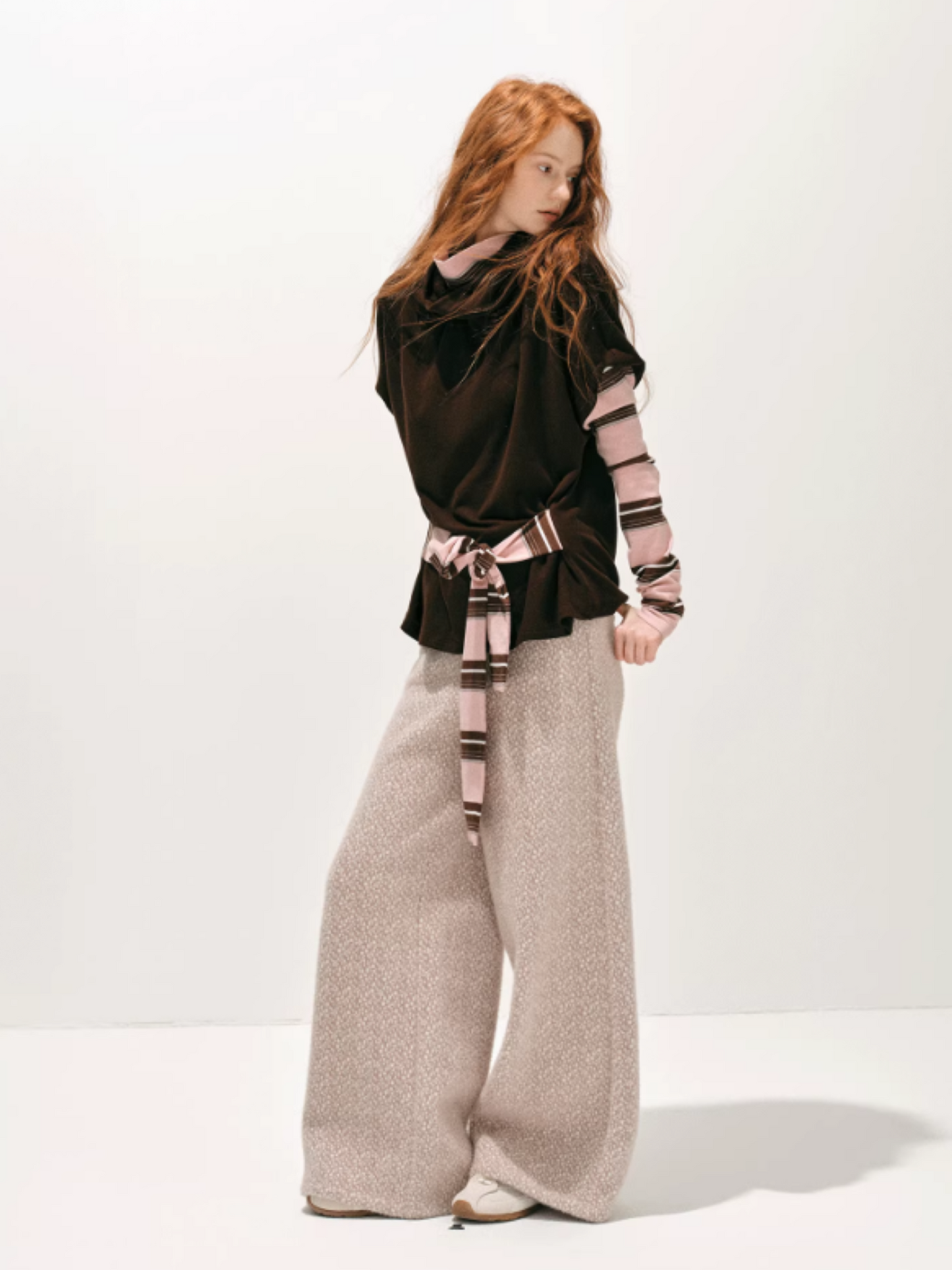 "粉色巧克力" Layered Mock-Neck Knit Top in Pink & Chocolate