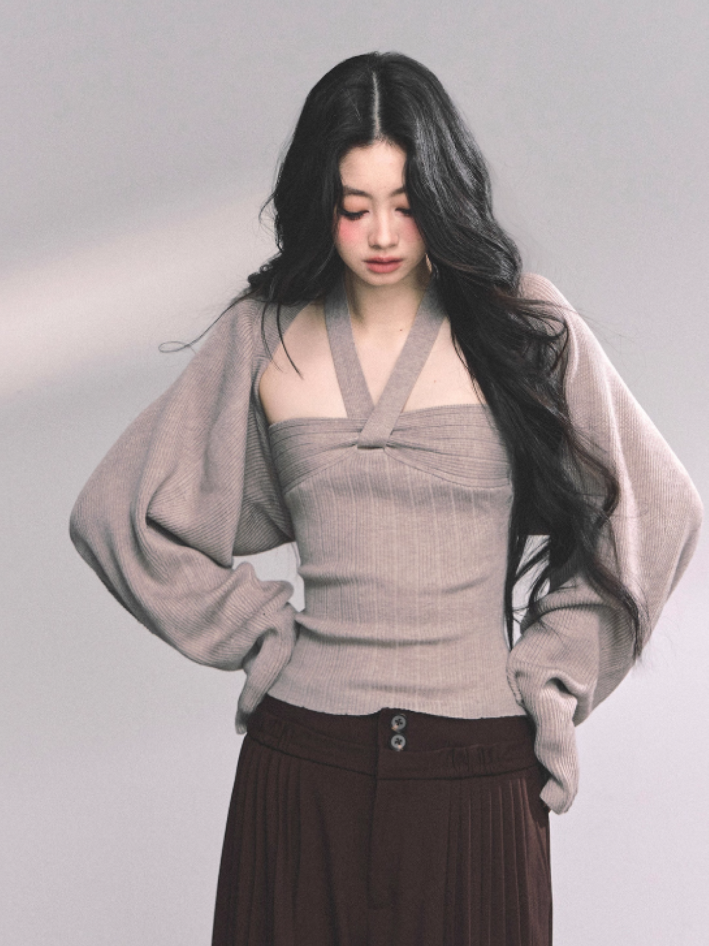 少也眼 French Oatmeal Beige Knit Top and Shawl Two-Piece Set