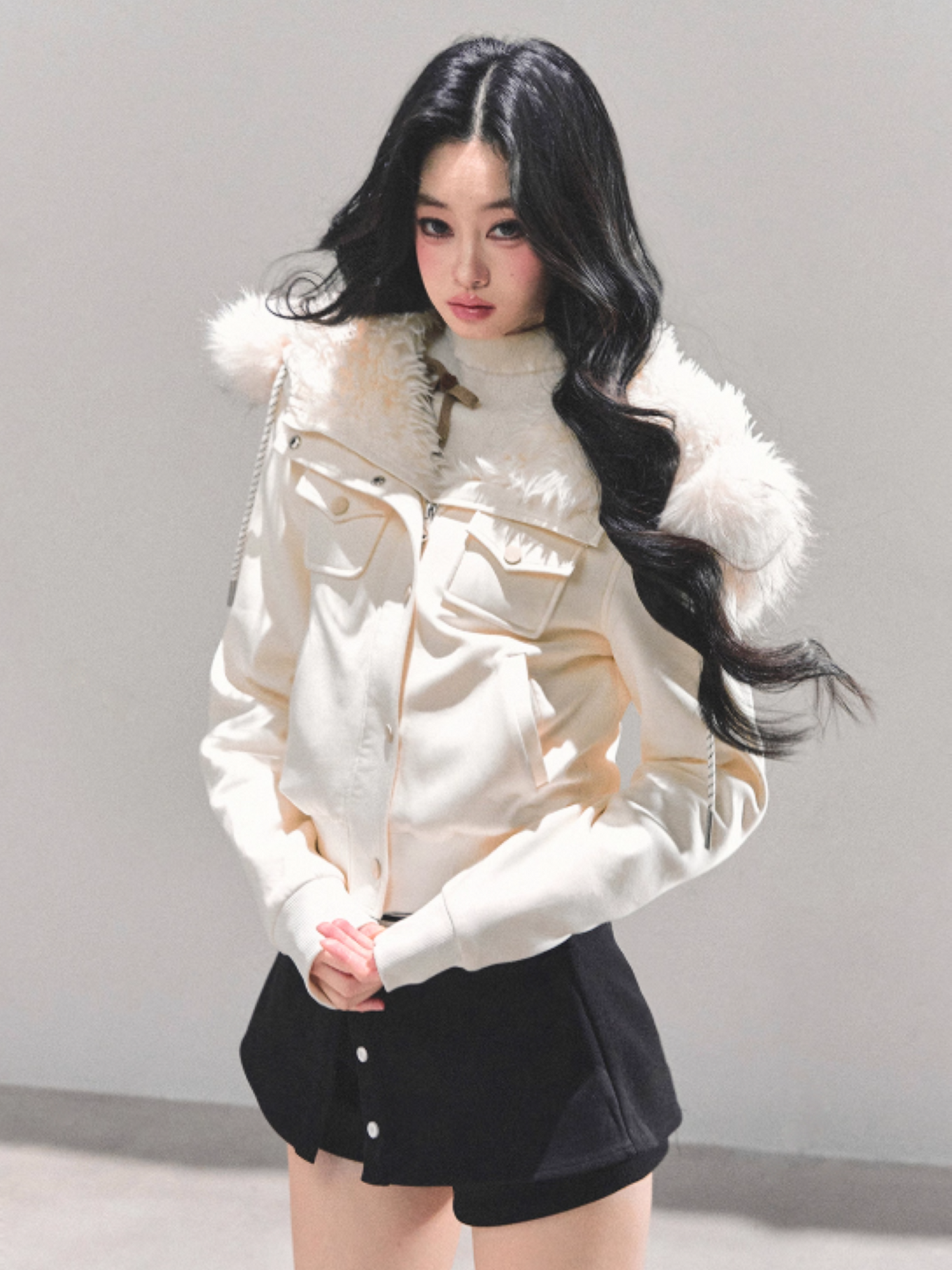 少也眼 “Snowvel Embrace” Hooded Sherpa Jacket - Cream White 874351
