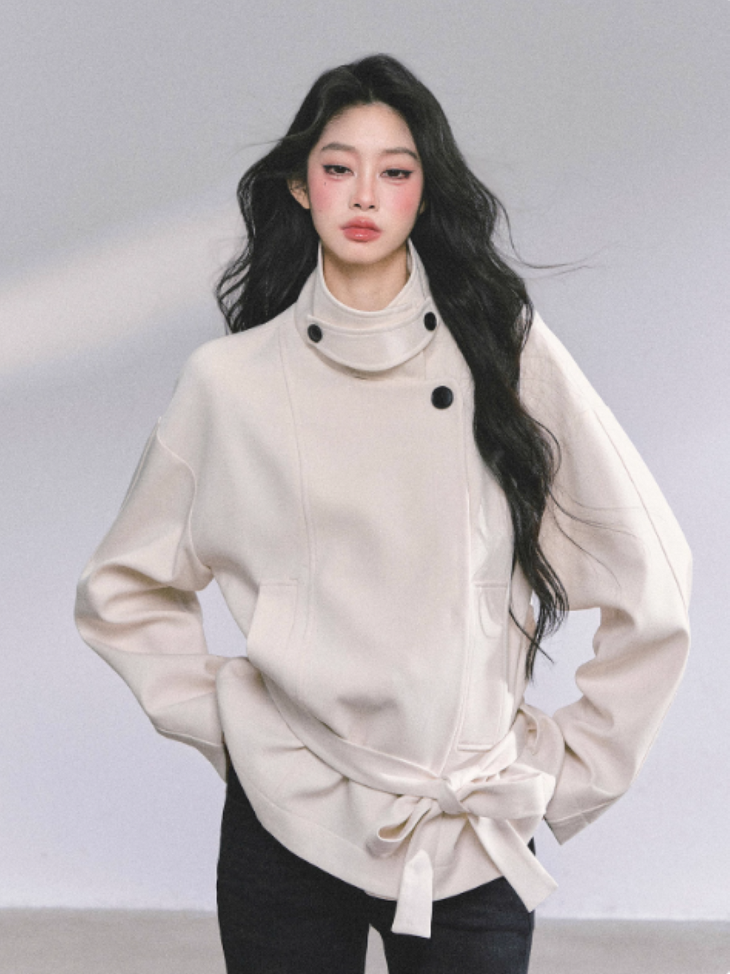 少也眼 “First Snow, Softened” Hepburn-Style Winter Trench Coat - White 941615
