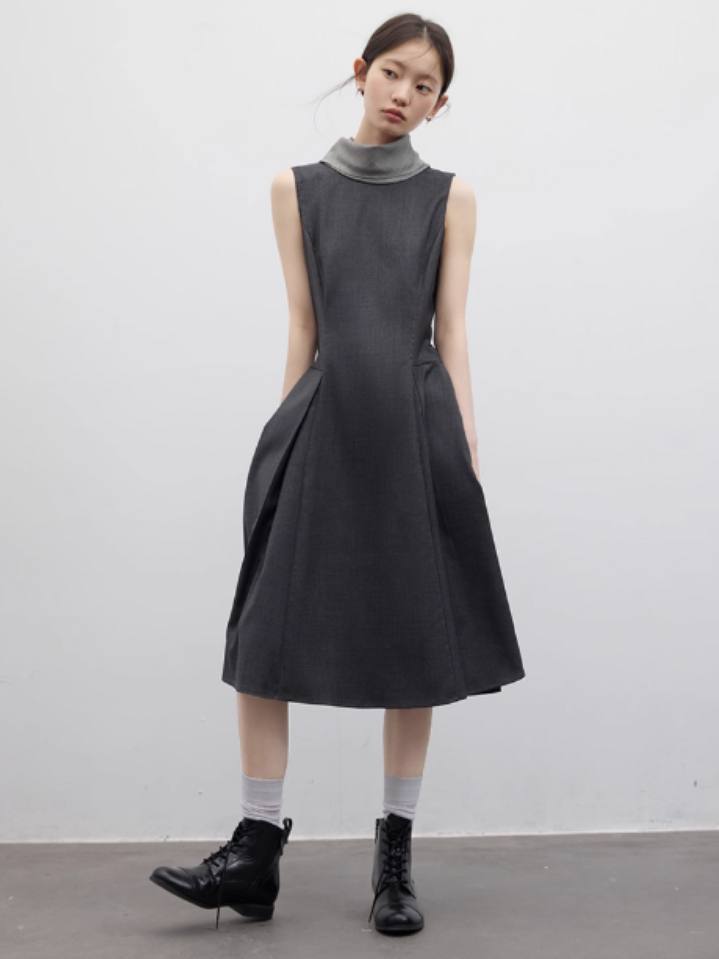FUSSED Chill Girl Reversible Pleated Sheath Dress – Meteor Gray FOF-25SS052