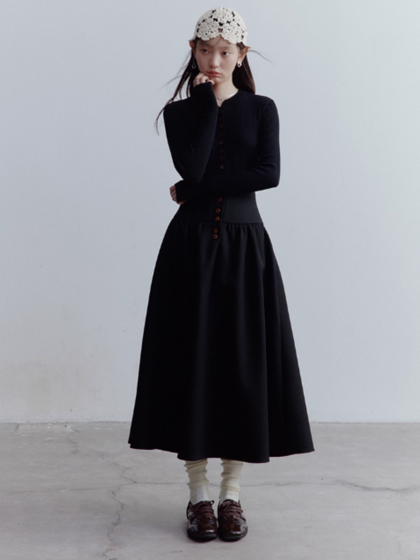 FUSSED Strange Museum Wool Tweed High-Waist A-Line Skirt – Elegant Black FOF-25SS152