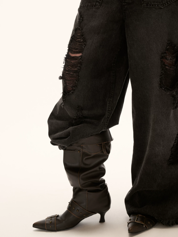 "Street Rebel Mood" Distressed Black Straight-Leg Jeans WE932