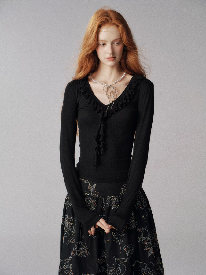 "氧气银河" V-Neck Ruffle Long-Sleeve Knit Top (Deep Black)
