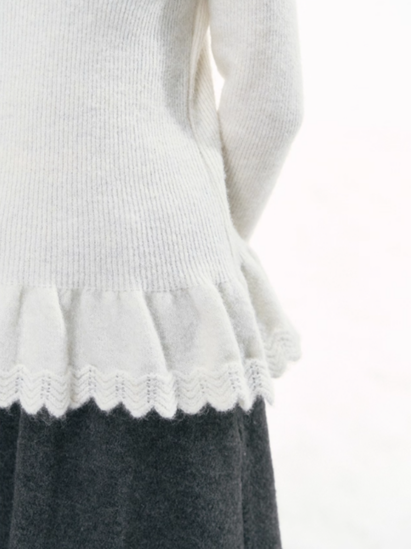 “Sweet Cloud Pleats” Soft Knit Turtleneck Top LL2025284
