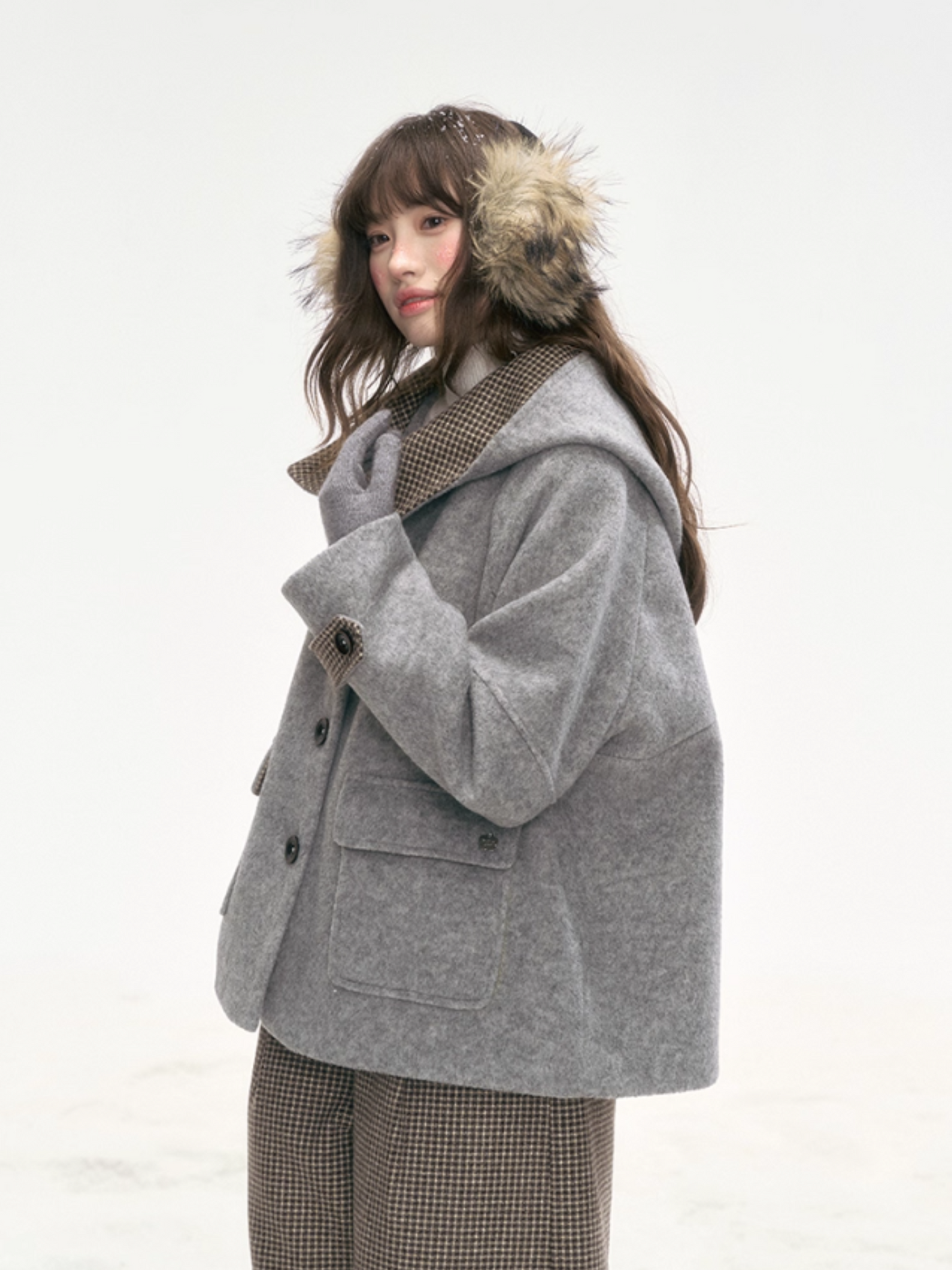 "Ash Mist Soft Wool" Two-Piece Set – Gray Coat & Plaid Shorts LL2025318