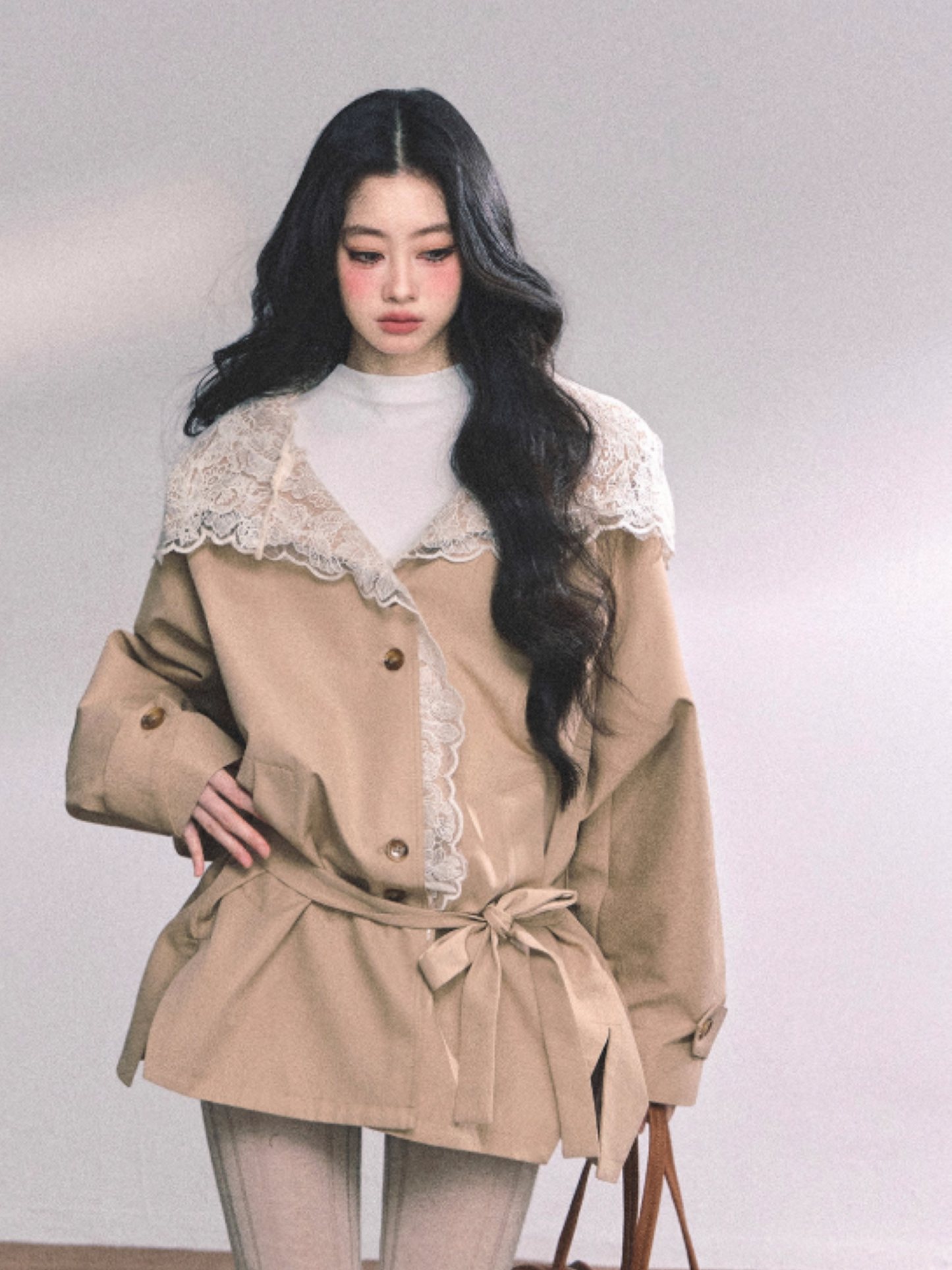 "维罗纳冬日" French Lace Hooded Trench Coat