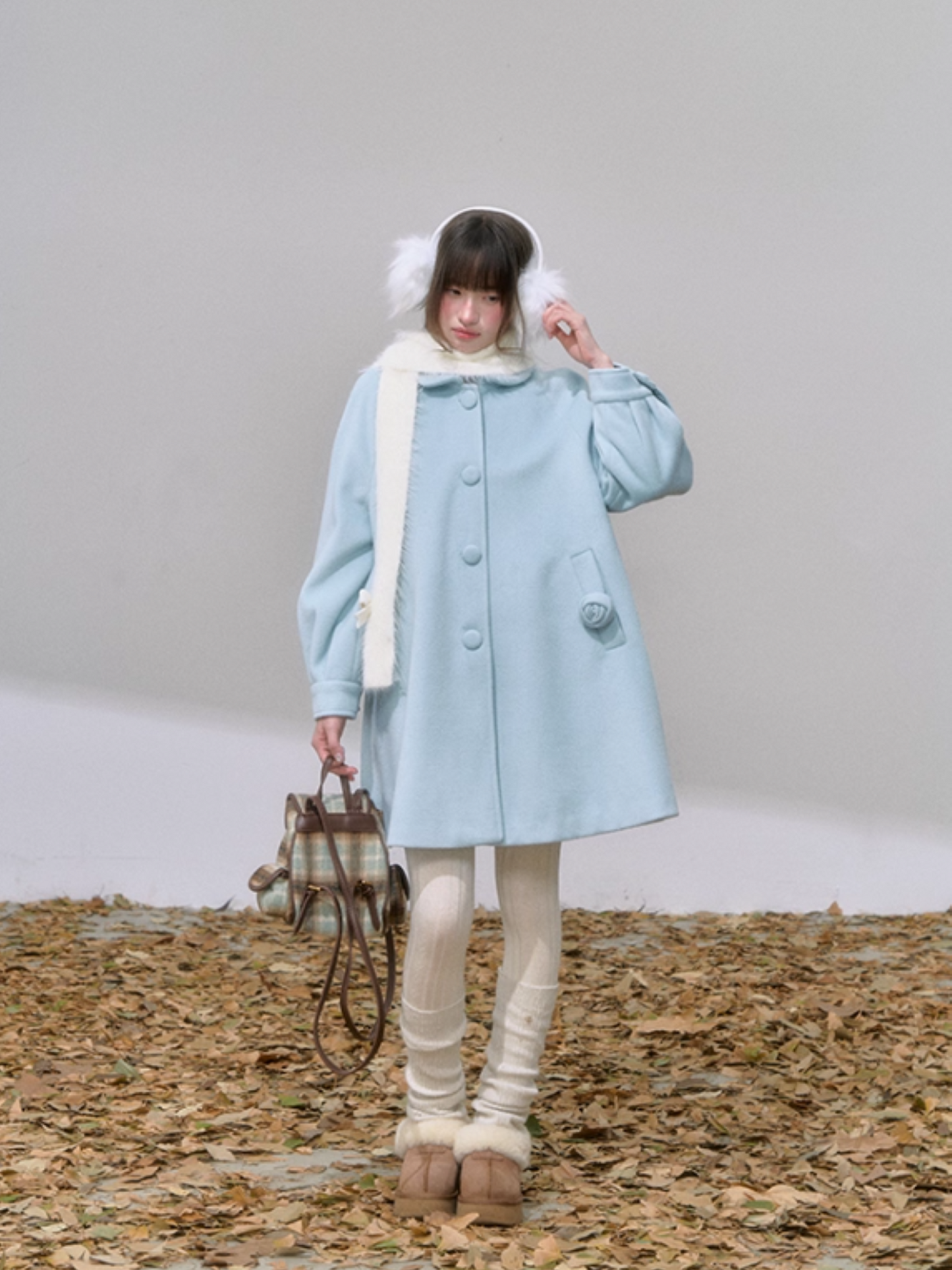 "风吟花语" Sugar Blue A-Line Wool Coat with Detachable Floral Pockets