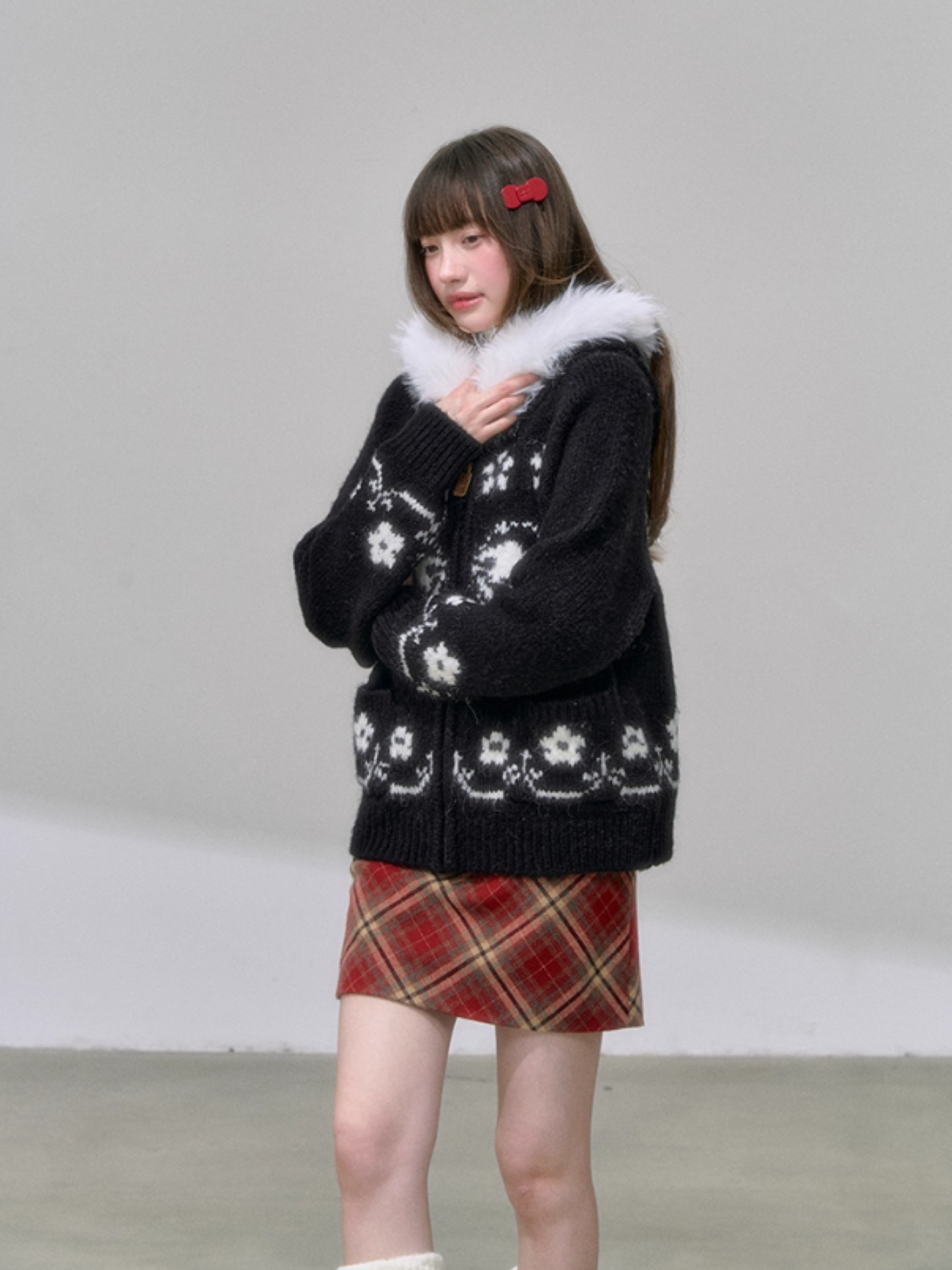 "暗夜花序" Floral Jacquard Knit Hoodie Cardigan – Black Sweet Girl Streetwear with Fur Trim