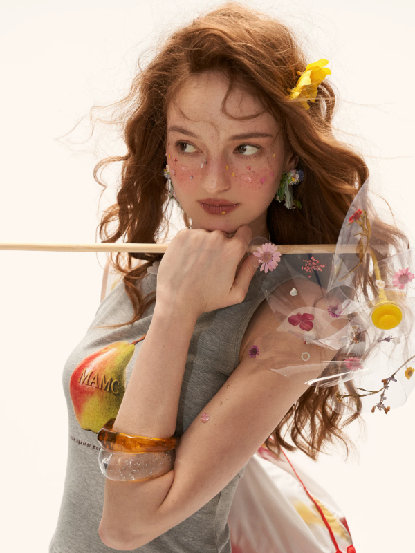 "Retro Pear Pop" Cropped Sleeveless Tank Top WE983