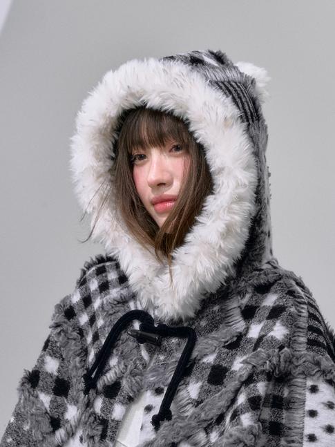 罐头士多所 - Plaid or Brown Hooded Poncho Cape Jacket with Tassels (Black and White)