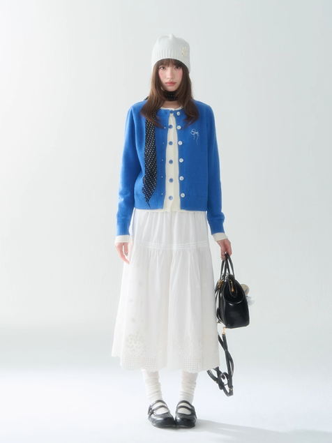罐头士多所 - "Snowy Meadow" White Embroidered A-Line Midi Skirt