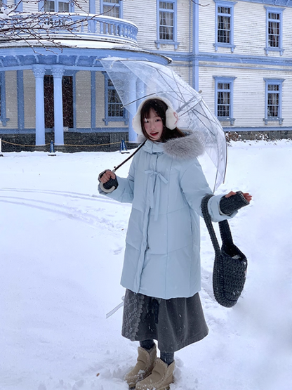 罐头士多所 Sky Blue Mid-Length Down Coat with Bow Detail