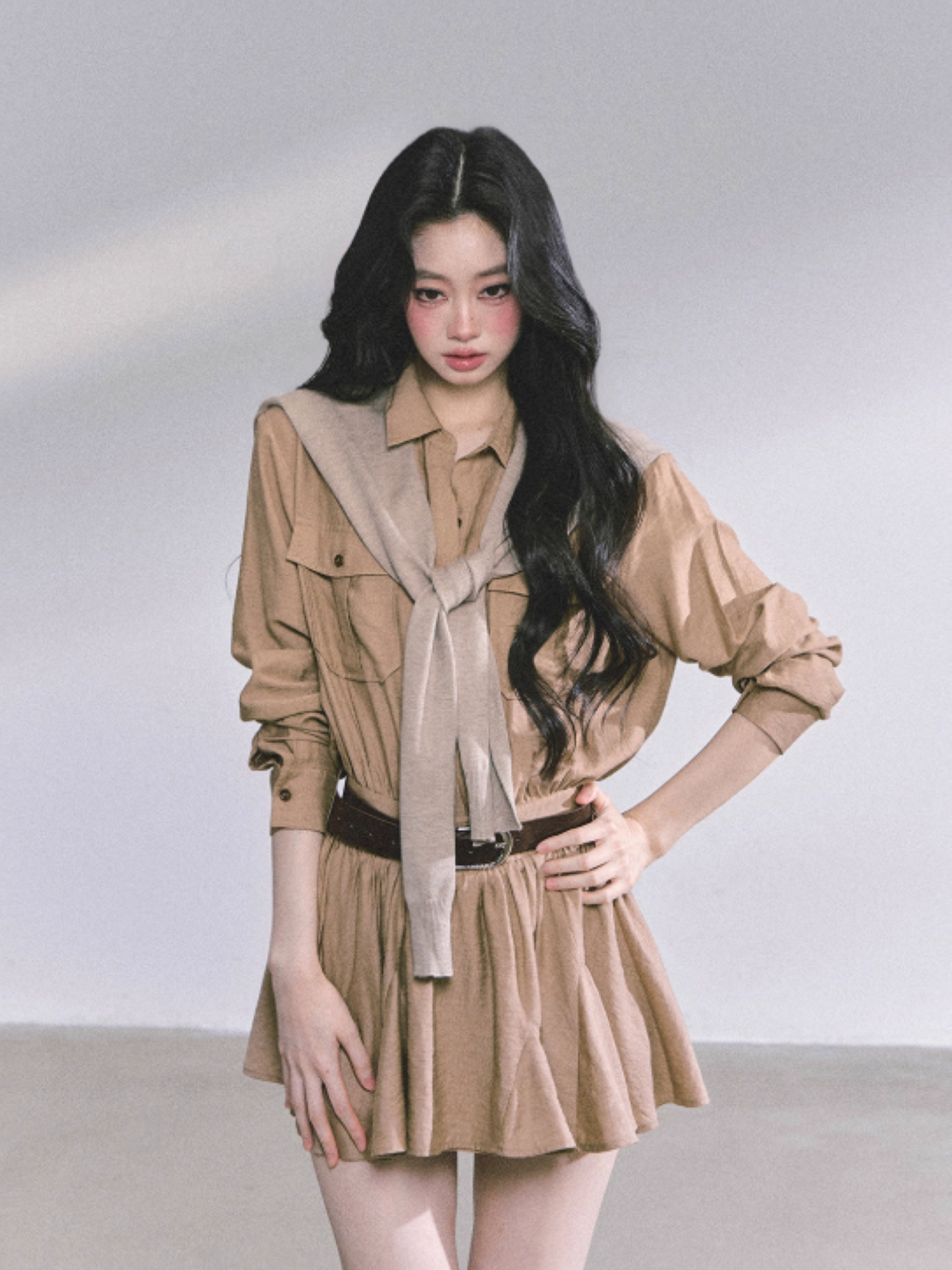 少也眼 Hepburn-Inspired Puff Mini Utility Dress