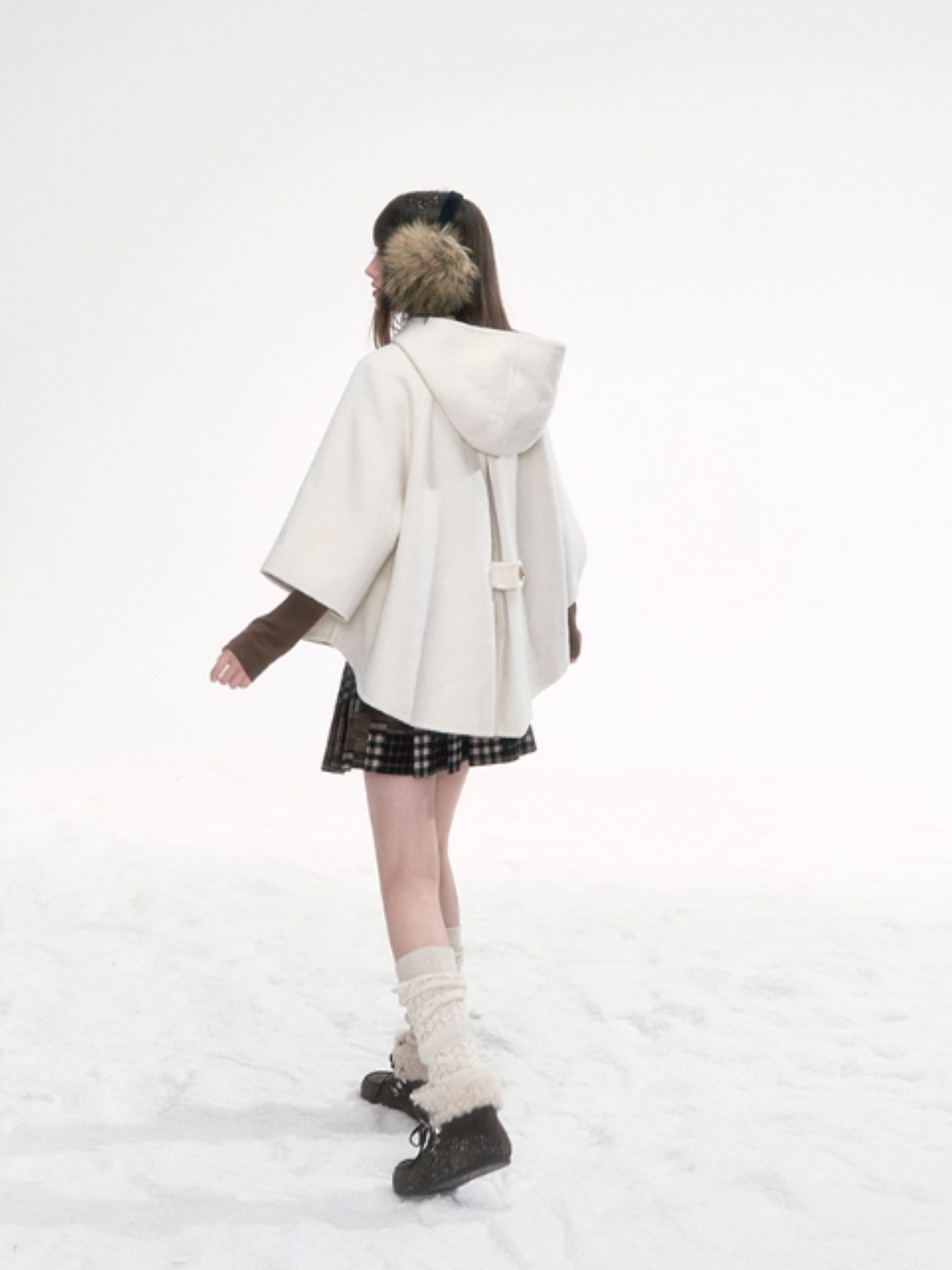 '漫游者' White Wool-Blend Hooded Cape Coat