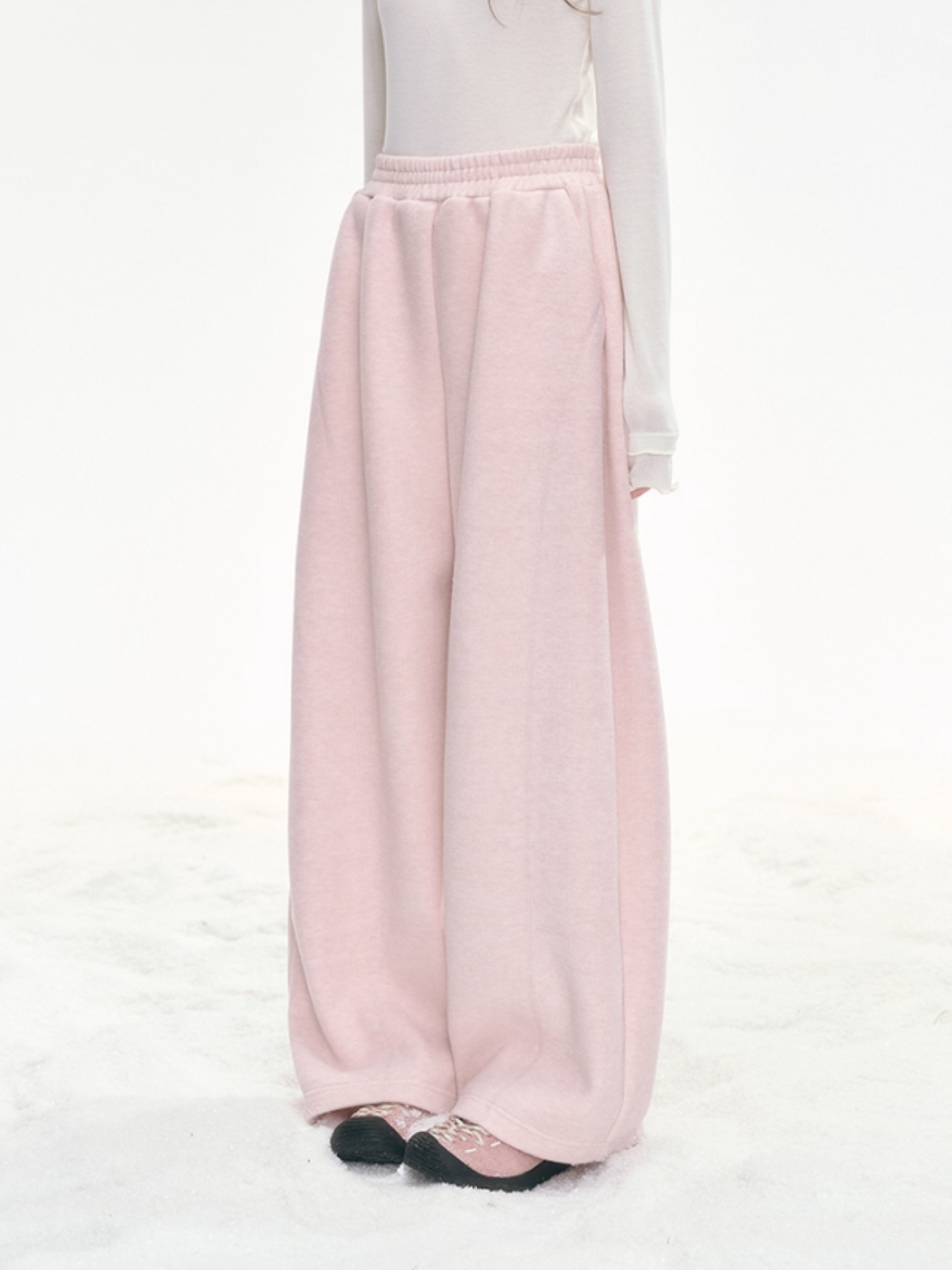 "Winter Bloom" Embroidered Knit Lounge Pants – White & Pink LL2025334