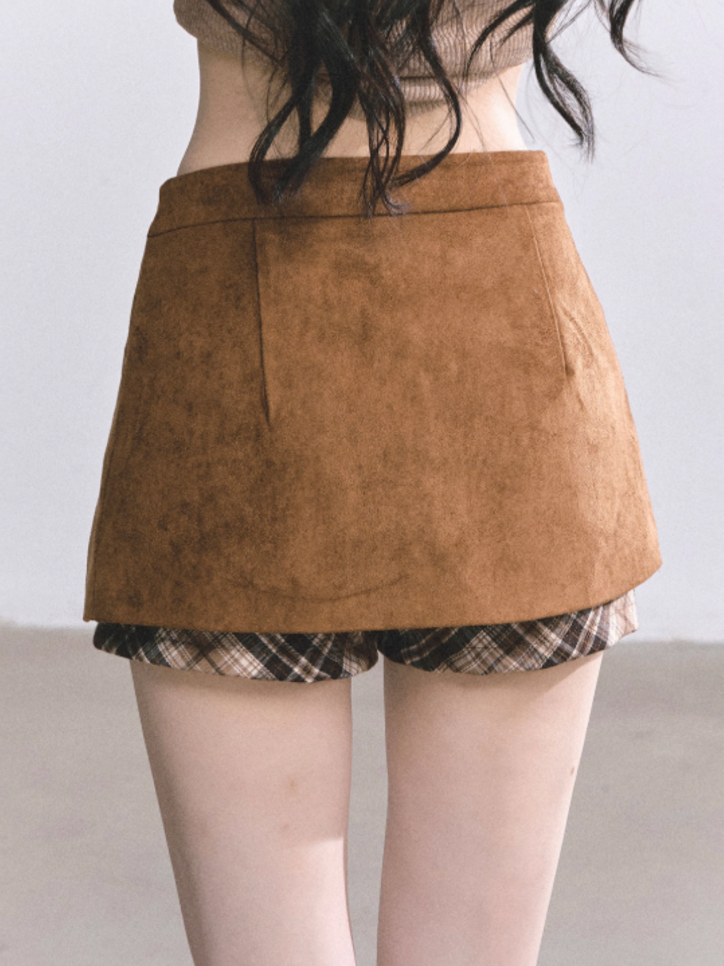 少也眼 Miu-Style Two-Piece Set – French Hepburn Jacket & Plaid Mini Skirt (Light Coffee)