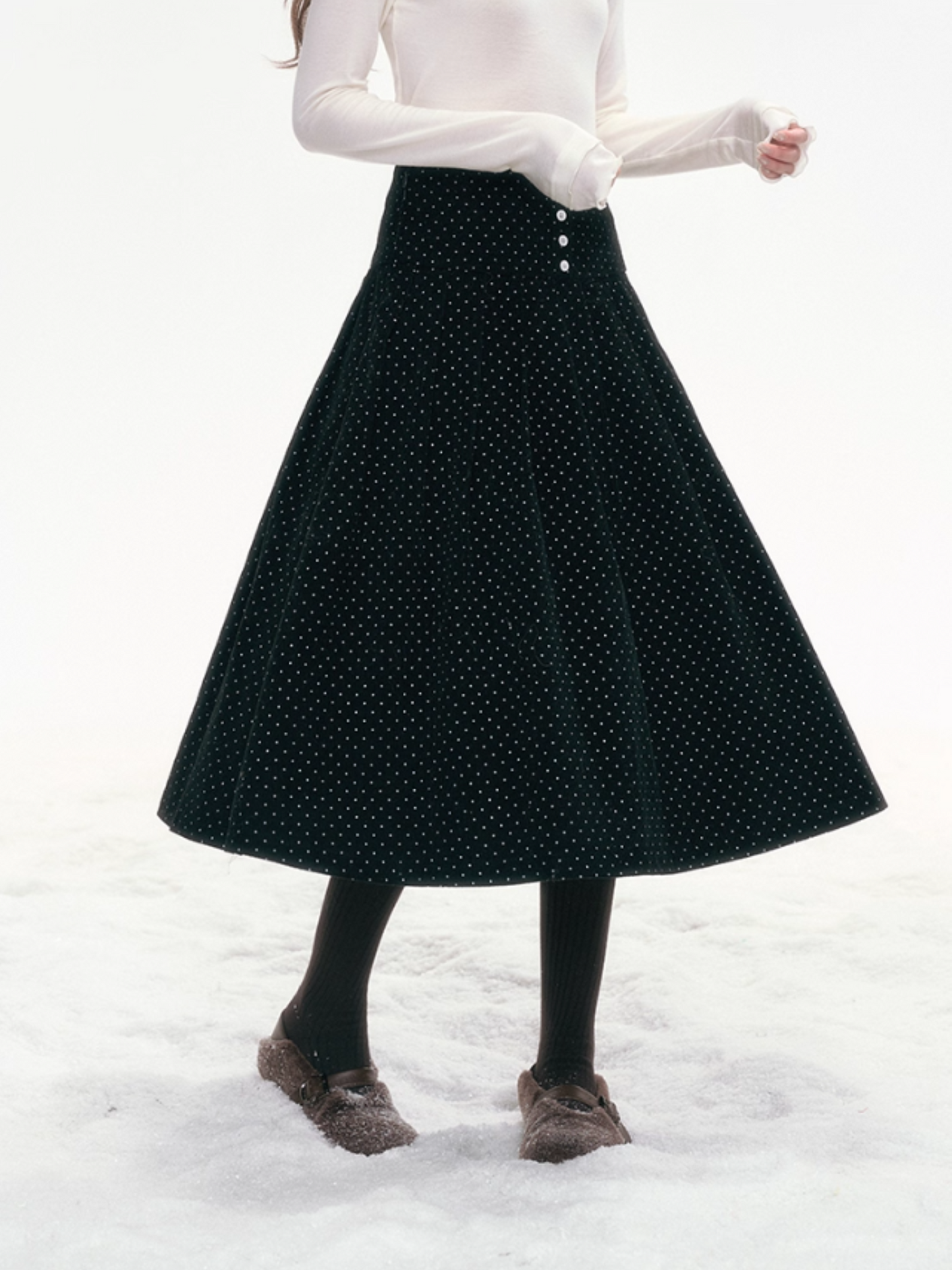 "Polka Waltz" Corduroy Pleated Skirt – Black/White Dot SJ2025333