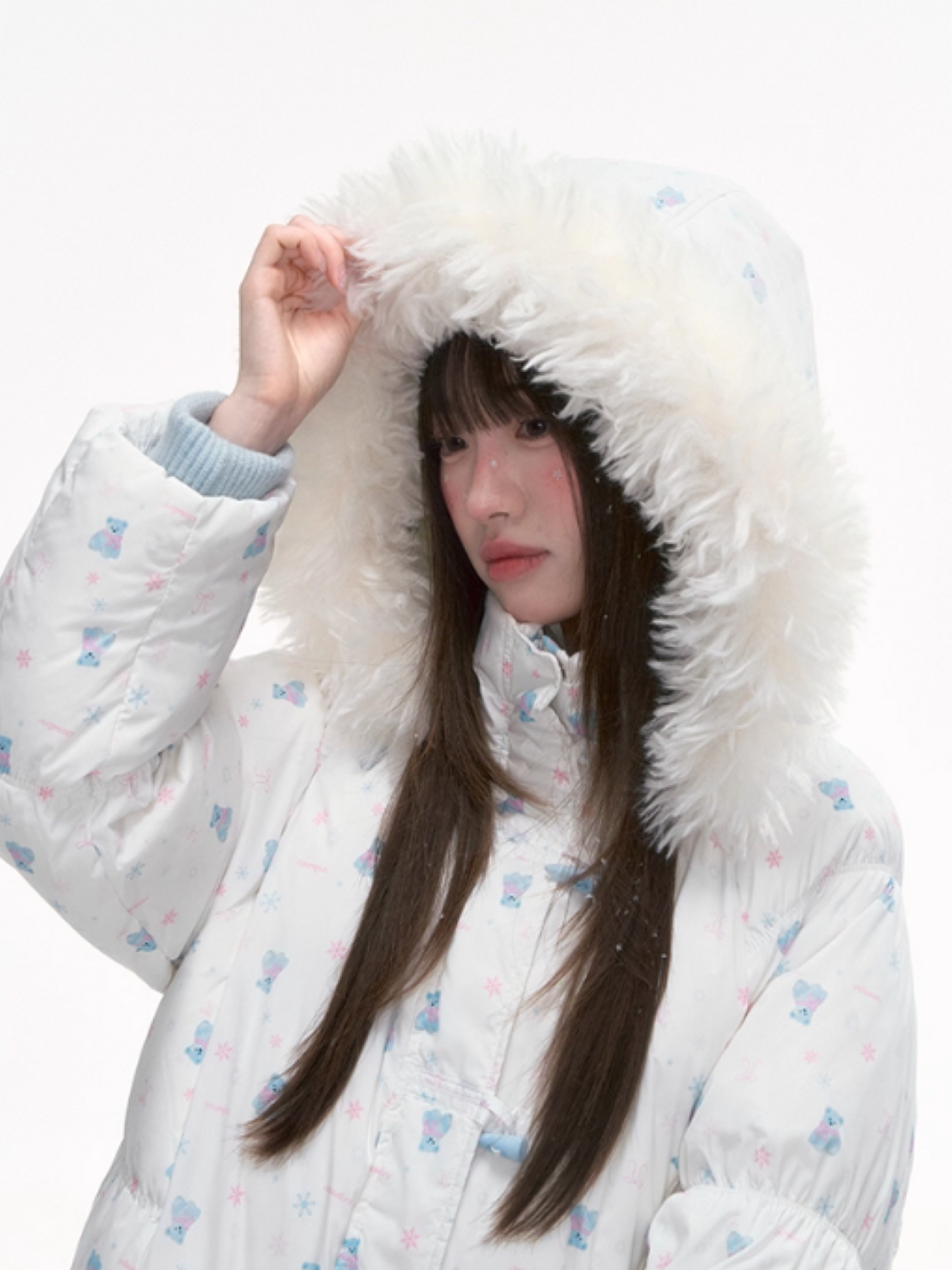 '落雪熊迹' Puffer Jacket with Faux Fur Hood & Blue Bear Print