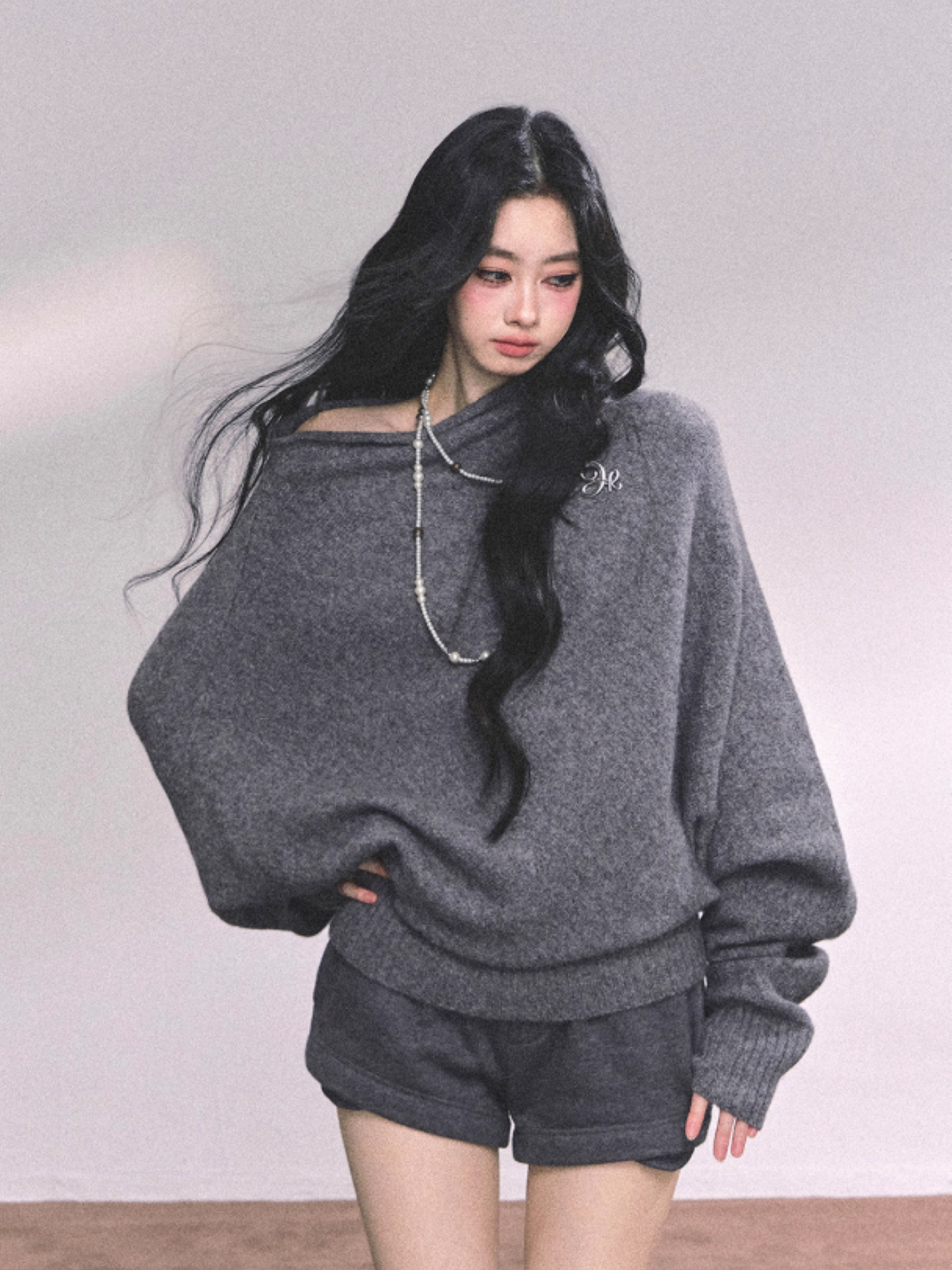 少也眼 Korean Off-Shoulder Slouchy Knit Sweater