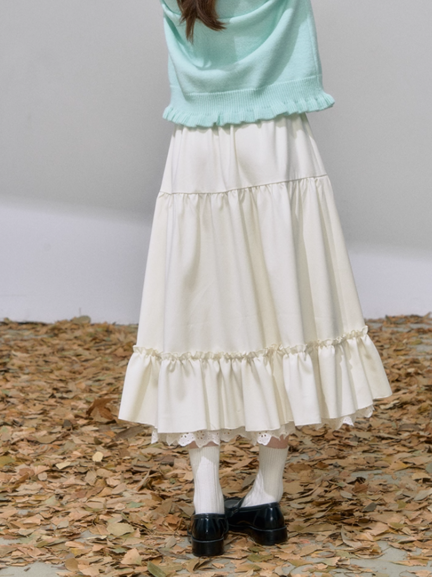 "软绒蓓蕾" Ivory Ruffle Midi Skirt