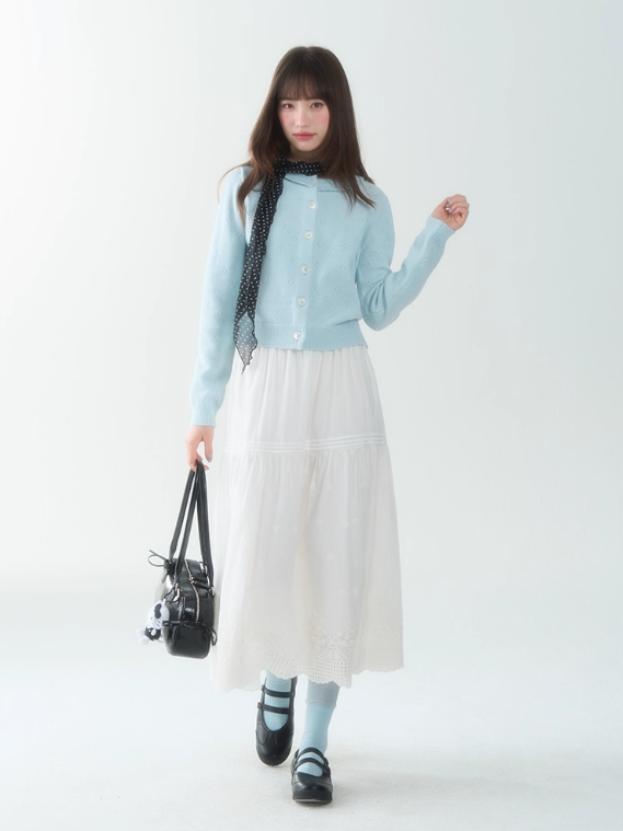 罐头士多所 - "Snowy Meadow" White Embroidered A-Line Midi Skirt