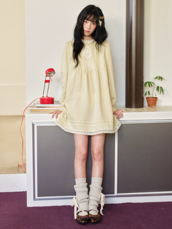 DAILY ARTIST - “Pale Twilight Sequence” Vintage Lace Appliqué Babydoll Dress (Light Brown / Pale Yellow)