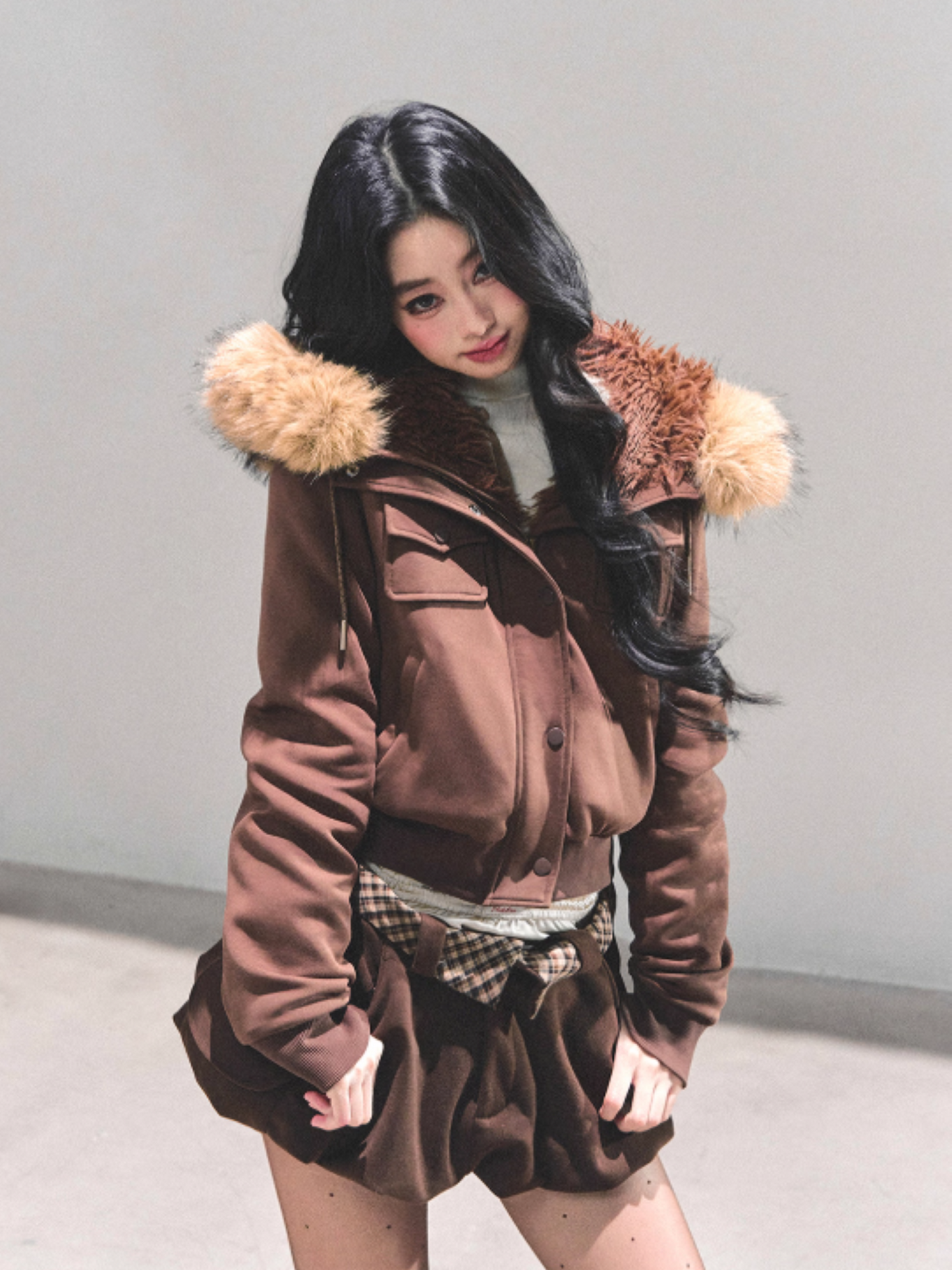 少也眼 “Snowvel Embrace” Hooded Sherpa Jacket - Coffee Brown 874351