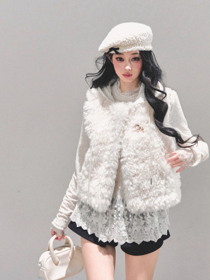 少也眼 “The Weightless Snow" Faux Shearling Vest Jacket (with Removable Hood)
