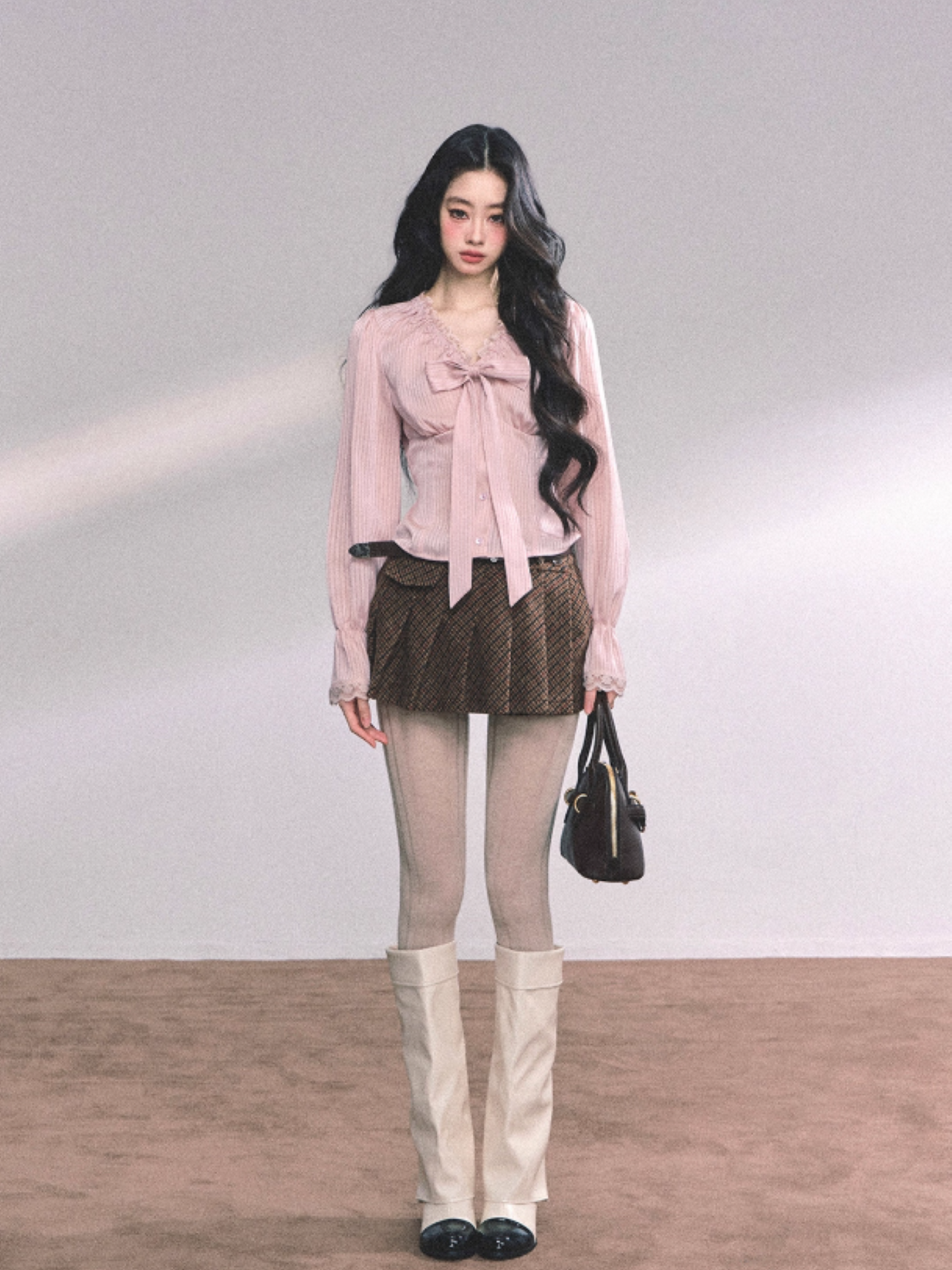 少也眼 Sweet Lolita-Inspired Slim Fit Lace Blouse