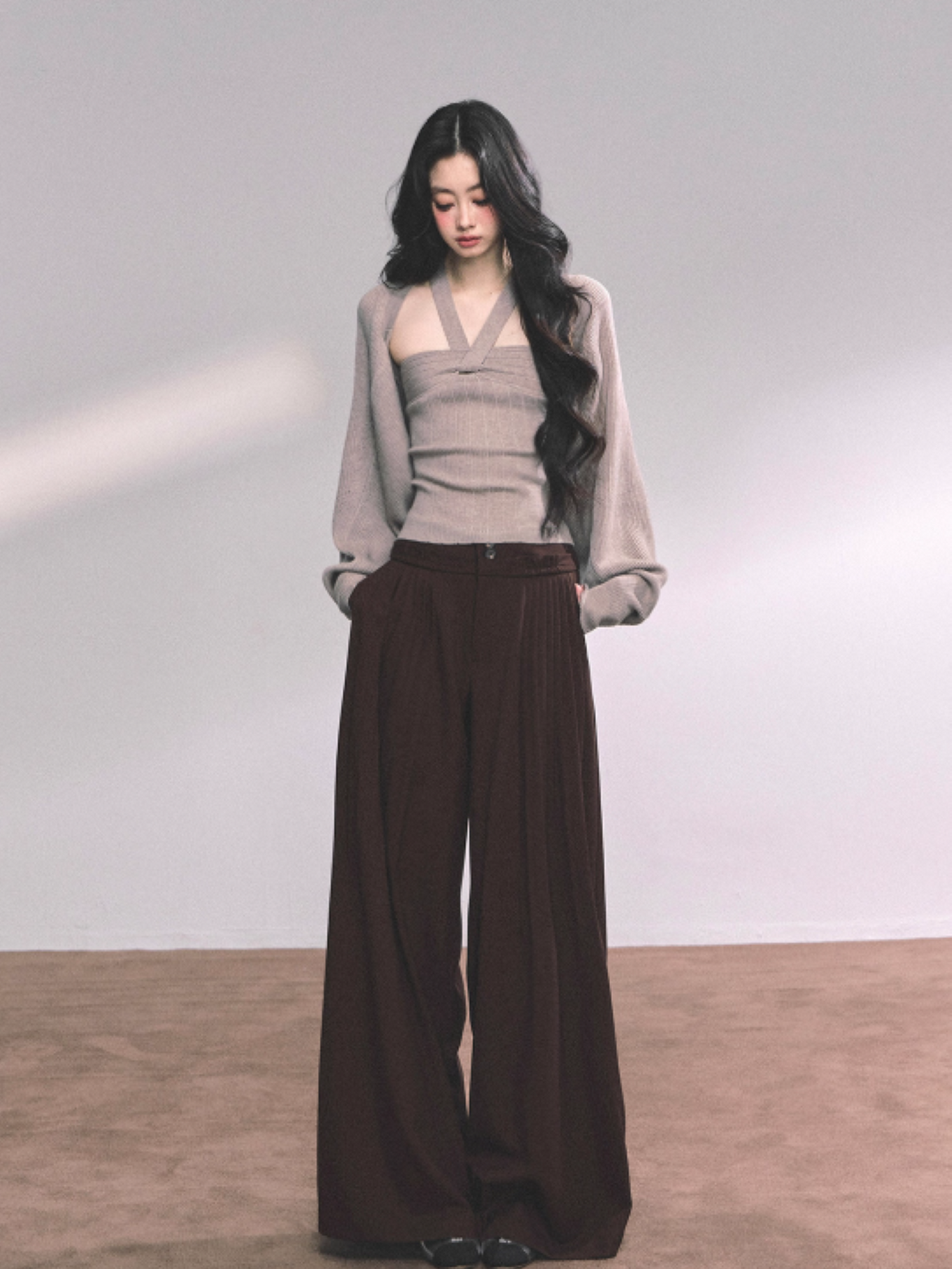 少也眼 French Oatmeal Beige Knit Top and Shawl Two-Piece Set