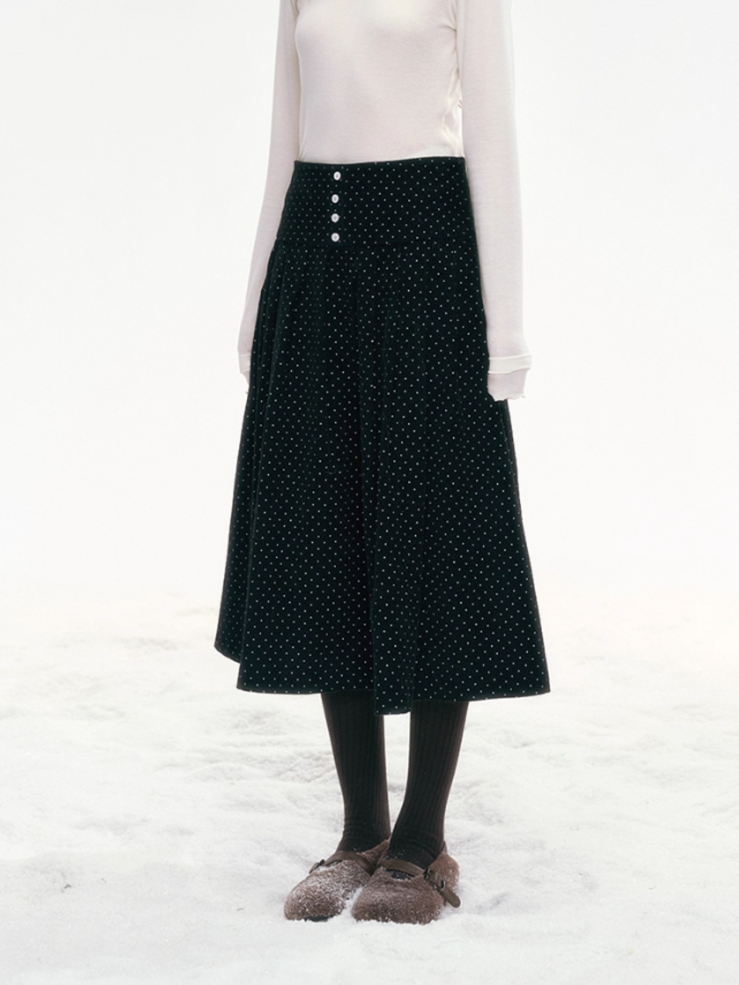 "Polka Waltz" Corduroy Pleated Skirt – Black/White Dot SJ2025333