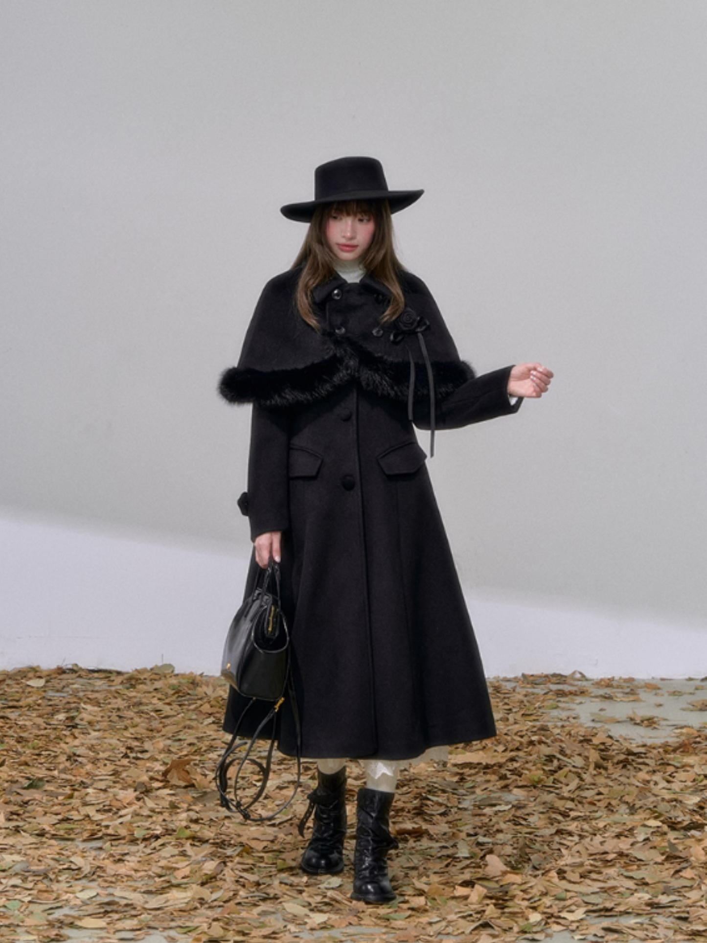 "雪夜棋局" Double-Breasted Wool Coat – Black Tailored Cape with Optional Rose Brooch