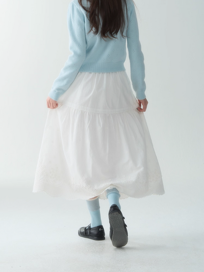 罐头士多所 - "Snowy Meadow" White Embroidered A-Line Midi Skirt