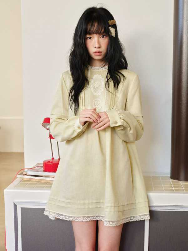 DAILY ARTIST - “Pale Twilight Sequence” Vintage Lace Appliqué Babydoll Dress (Light Brown / Pale Yellow)