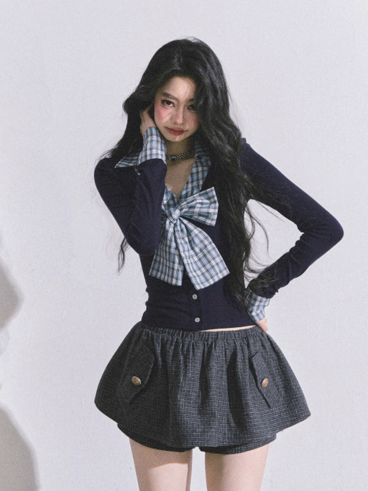 少也眼 Navy Blue Plaid Layered-Look Long Sleeve T-Shirt with Bow