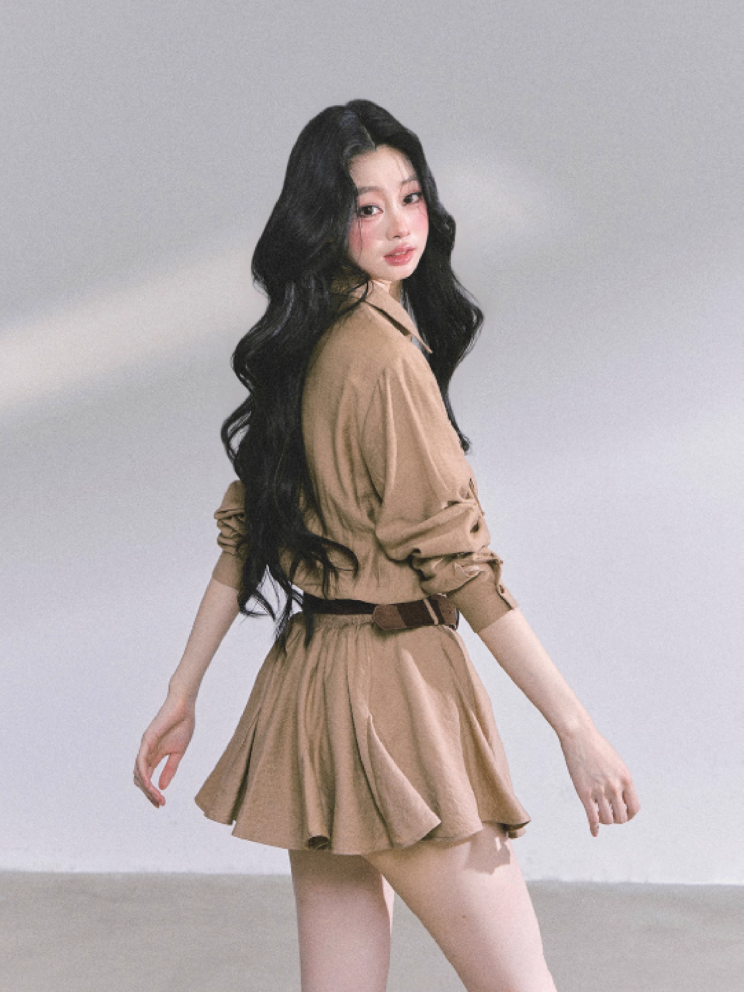 少也眼 Hepburn-Inspired Puff Mini Utility Dress