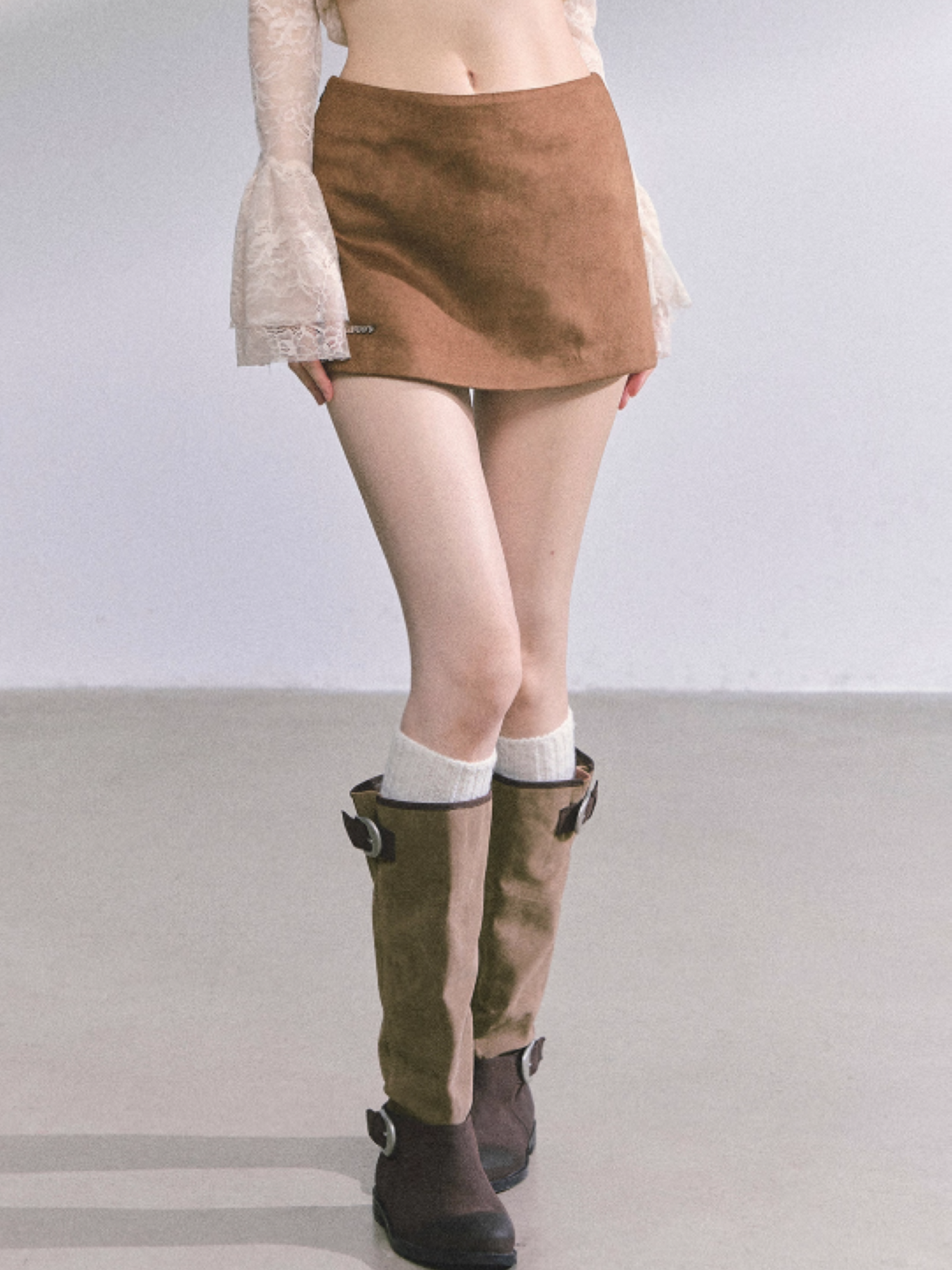 少也眼 London Café French Hepburn Woolen Three-Piece Set – Jacket, Top & Mini Skirt