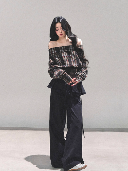 少也眼 Autumn Muse Off-Shoulder Striped Crop Shirt