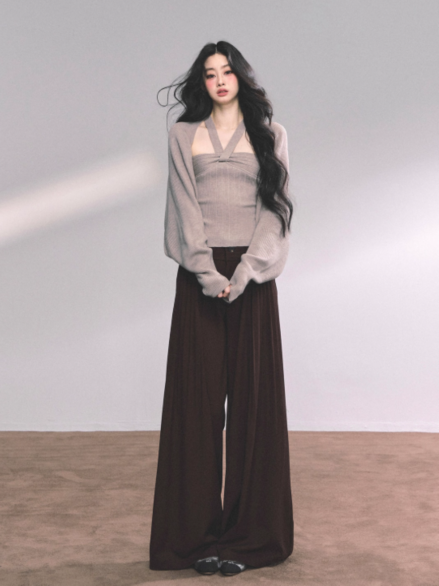 少也眼 French Oatmeal Beige Knit Top and Shawl Two-Piece Set