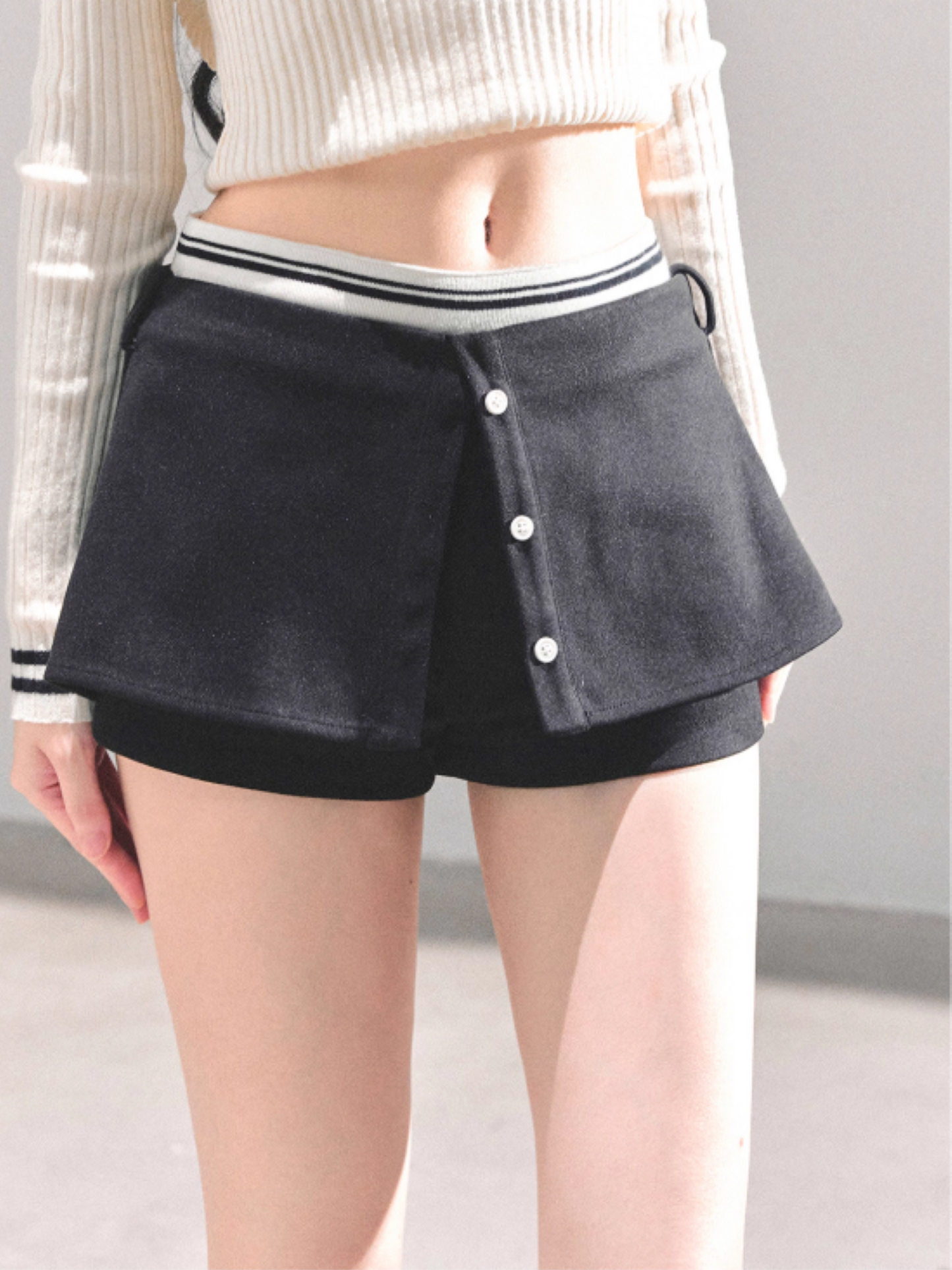 韩女 “Soft Frame” A-Line Skort - BLACK